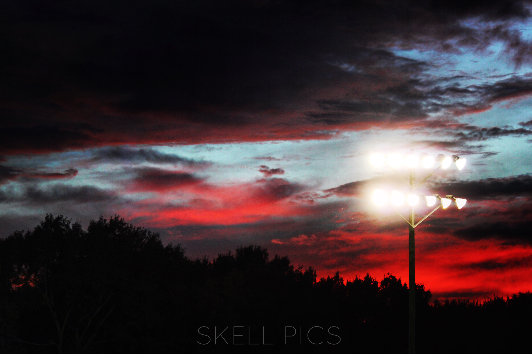 Canon EF-S 55-250mm F4-5.6 IS sample photo. Friday night lights photography