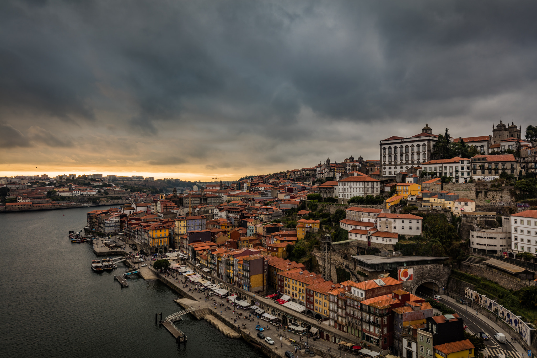 Canon EOS 5DS + Canon EF 16-35mm F4L IS USM sample photo. Porto sunset cityscape photography