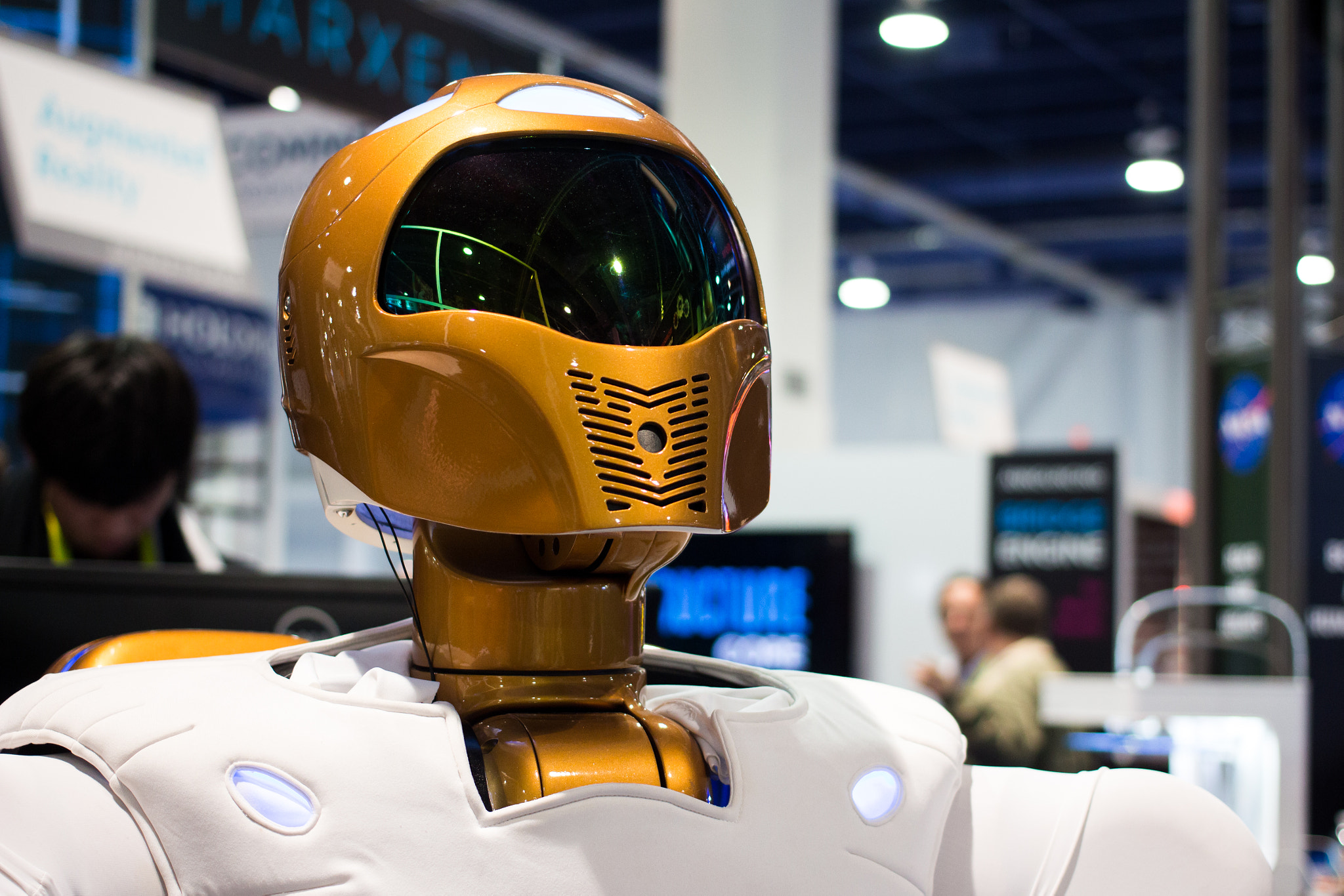Canon EF 40mm F2.8 STM sample photo. Robonaut photography