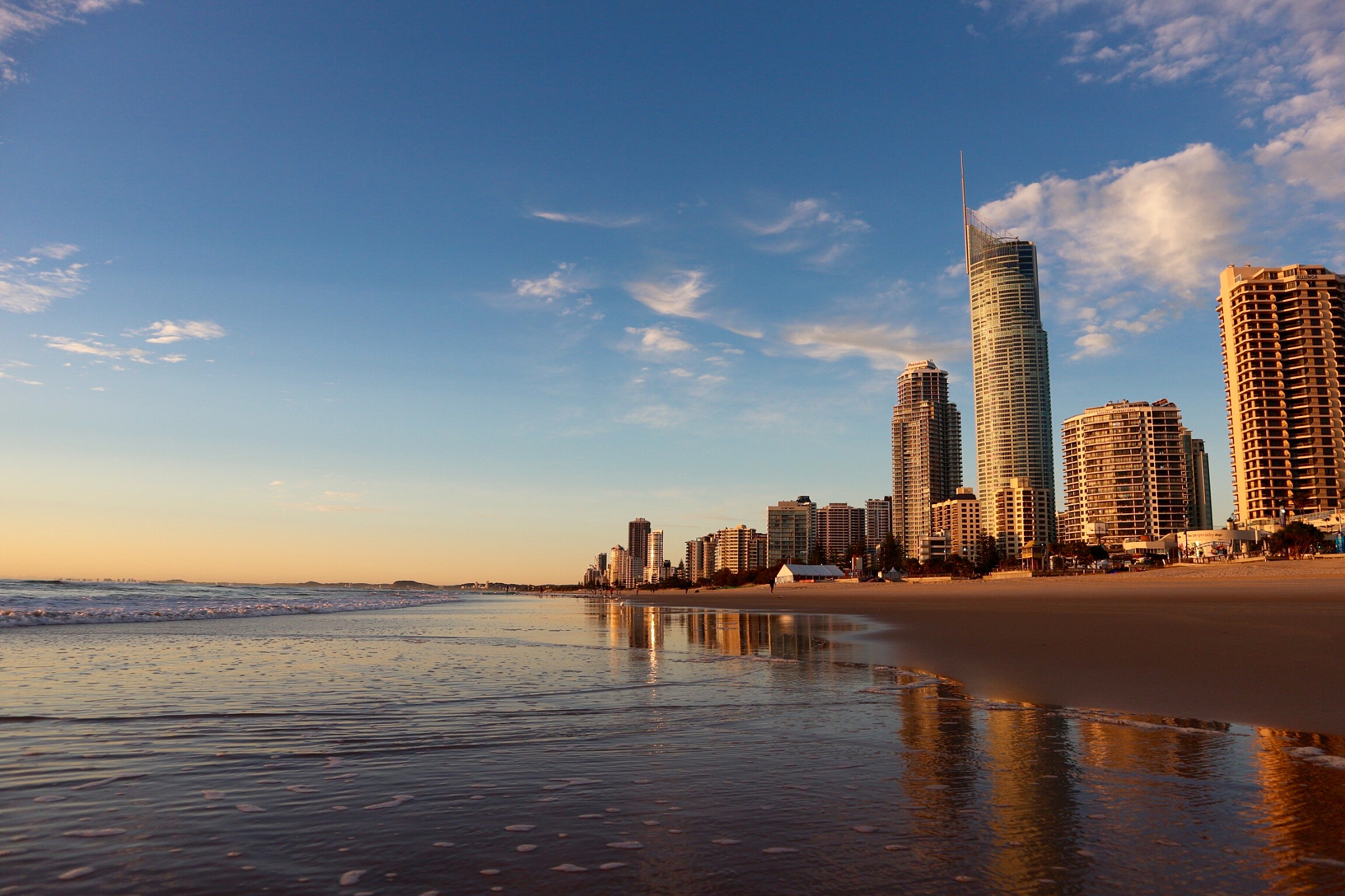 Canon EOS M10 sample photo. Sunrise time in surfers paradise photography