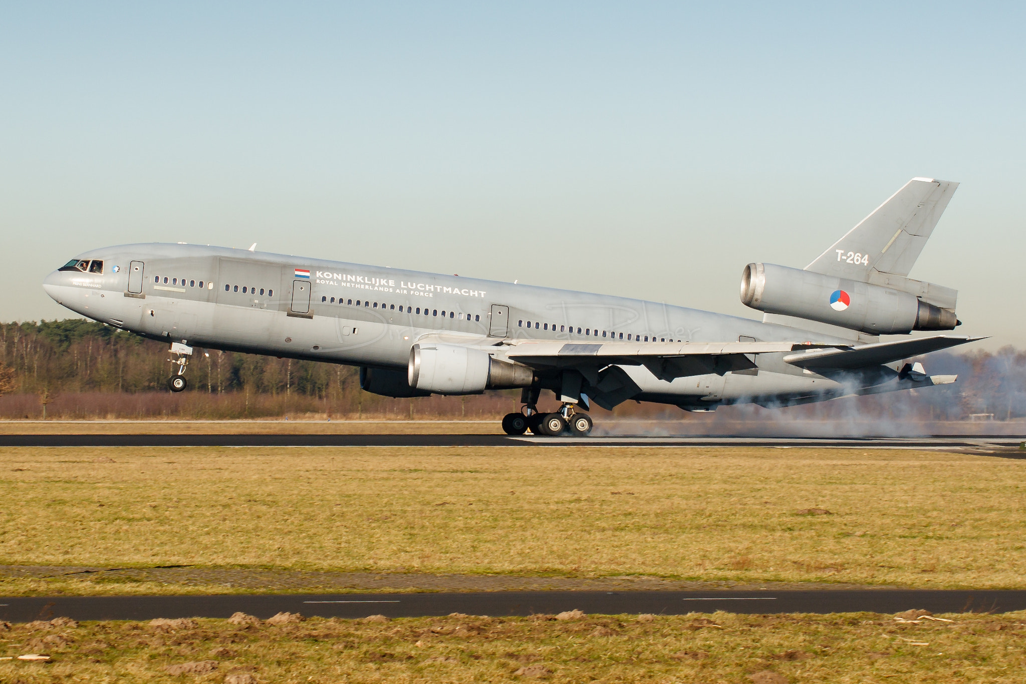 Canon EOS 20D sample photo. Royal netherlands air force kdc-10 t-264 photography