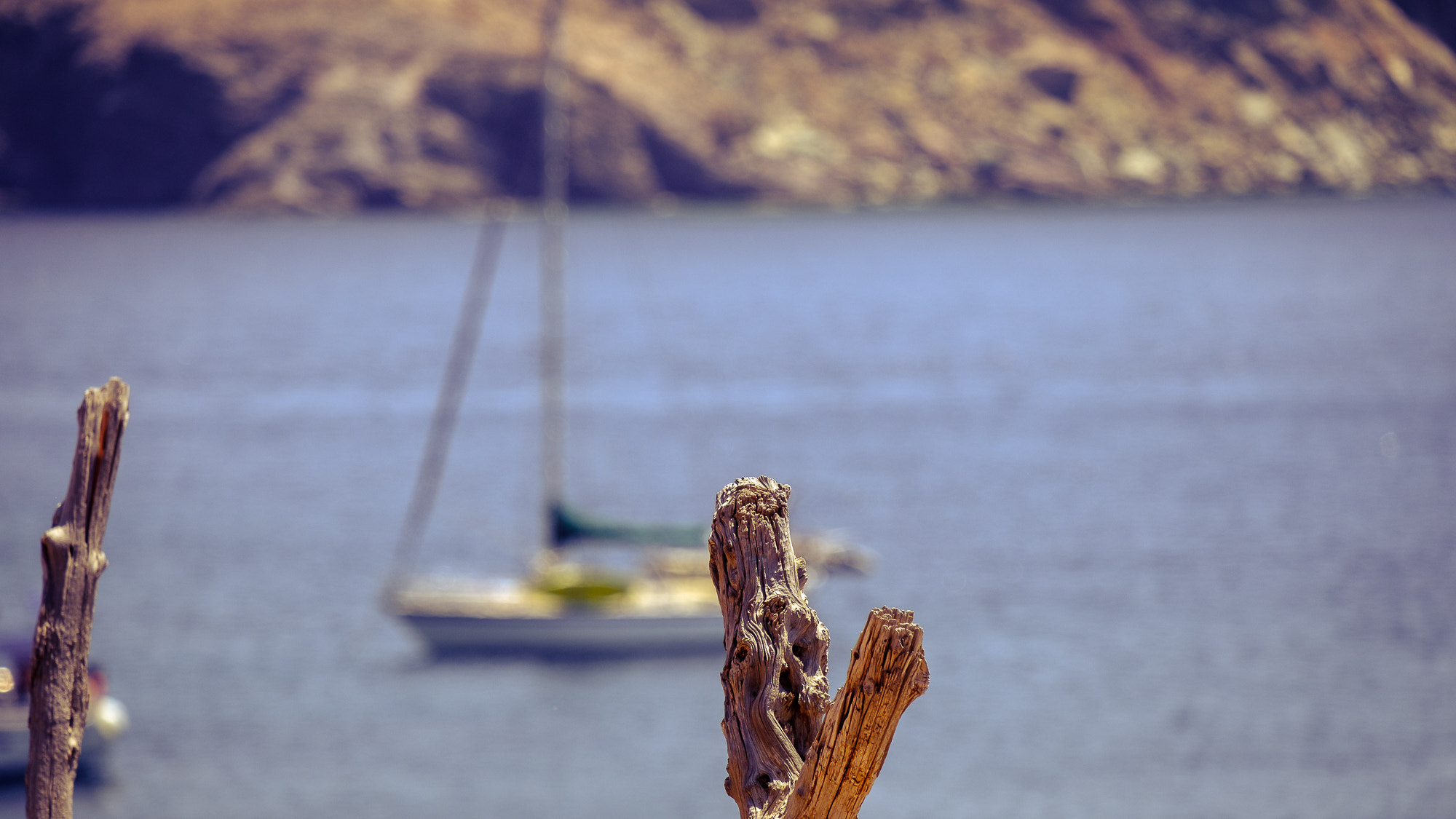 Fujifilm X-Pro2 + Fujifilm XF 55-200mm F3.5-4.8 R LM OIS sample photo. Kythnos island greece photography