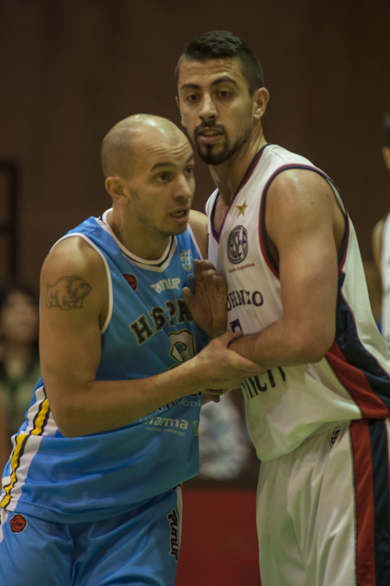 Nikon D700 + AF Nikkor 300mm f/4 IF-ED sample photo. Morales tratando de recibir la pelota photography