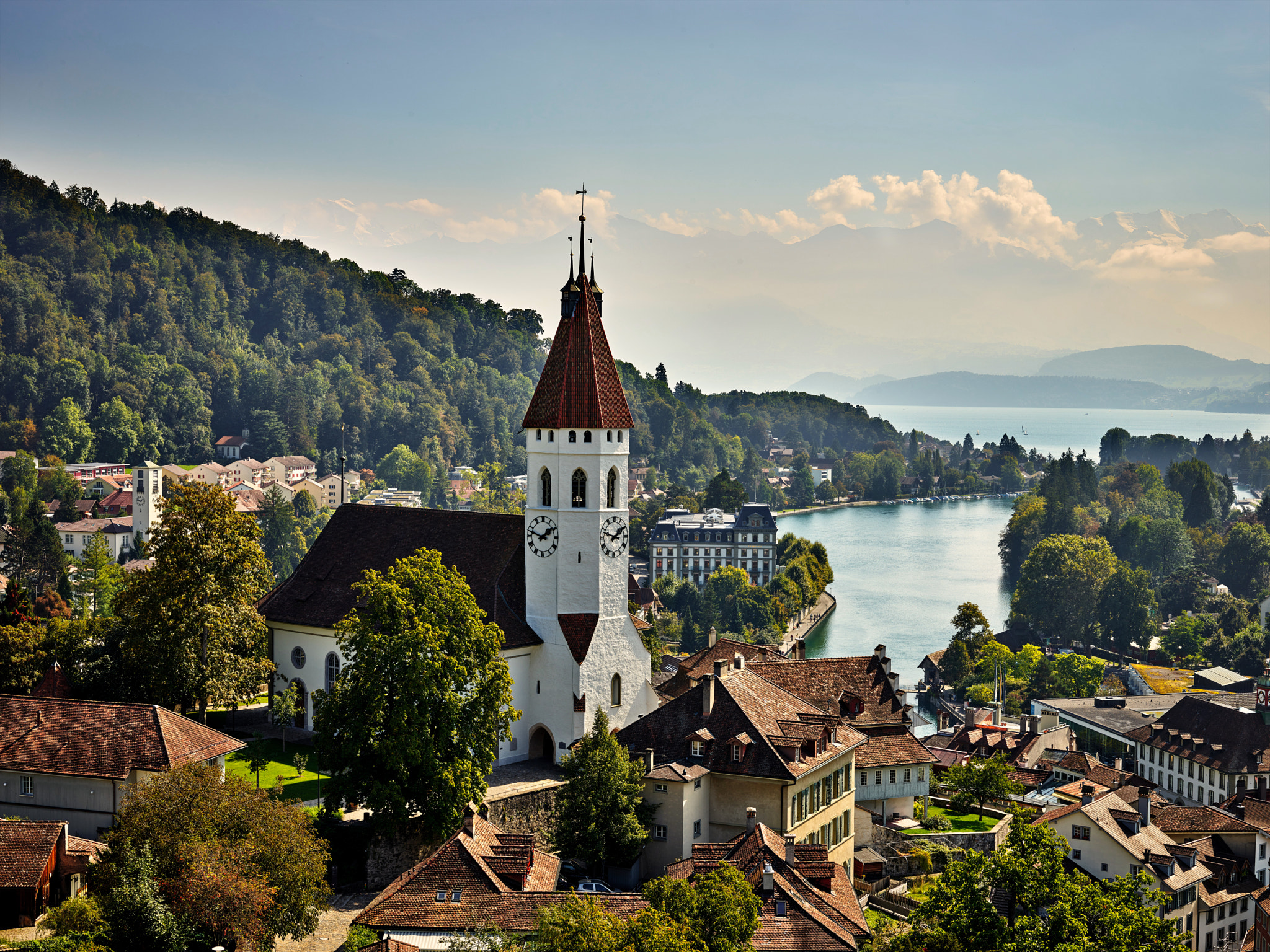 Phase One IQ3 100MP + Schneider Kreuznach LS 80mm f/2.8 sample photo. Vintage postcard look of thun switzerland photography