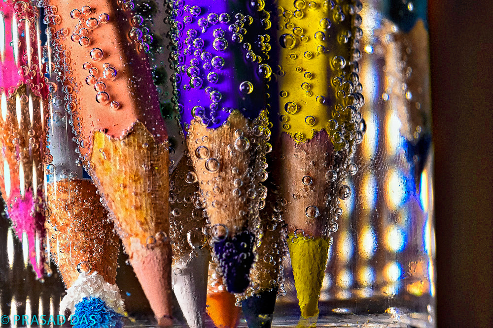 Nikon AF-S Micro-Nikkor 105mm F2.8G IF-ED VR sample photo. Color pencil bubbles photography