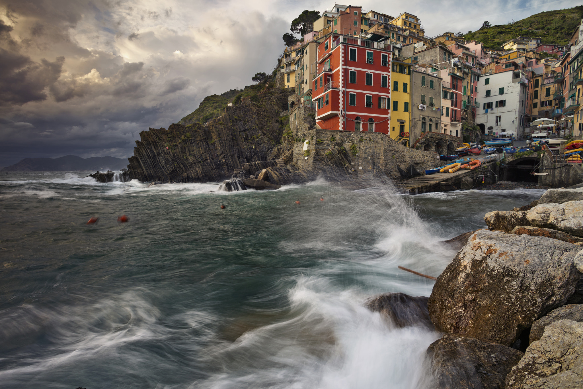 Canon EOS 5DS R + Canon EF 17-40mm F4L USM sample photo. Riomaggiore. photography