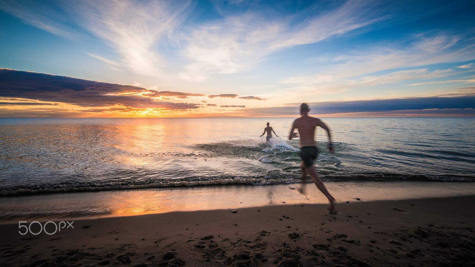 Tamron SP 15-30mm F2.8 Di VC USD sample photo. Evening swim in the sea photography