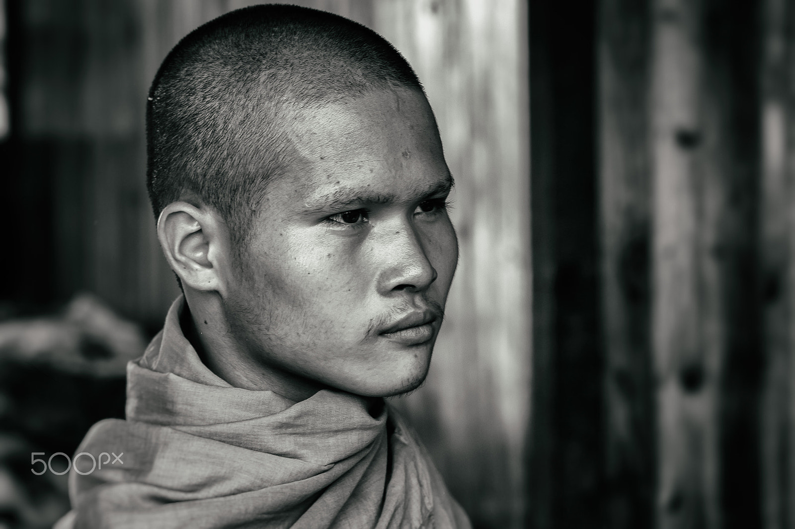 Fujifilm X-E1 + Fujifilm XF 60mm F2.4 R Macro sample photo. Luang prabang monk photography