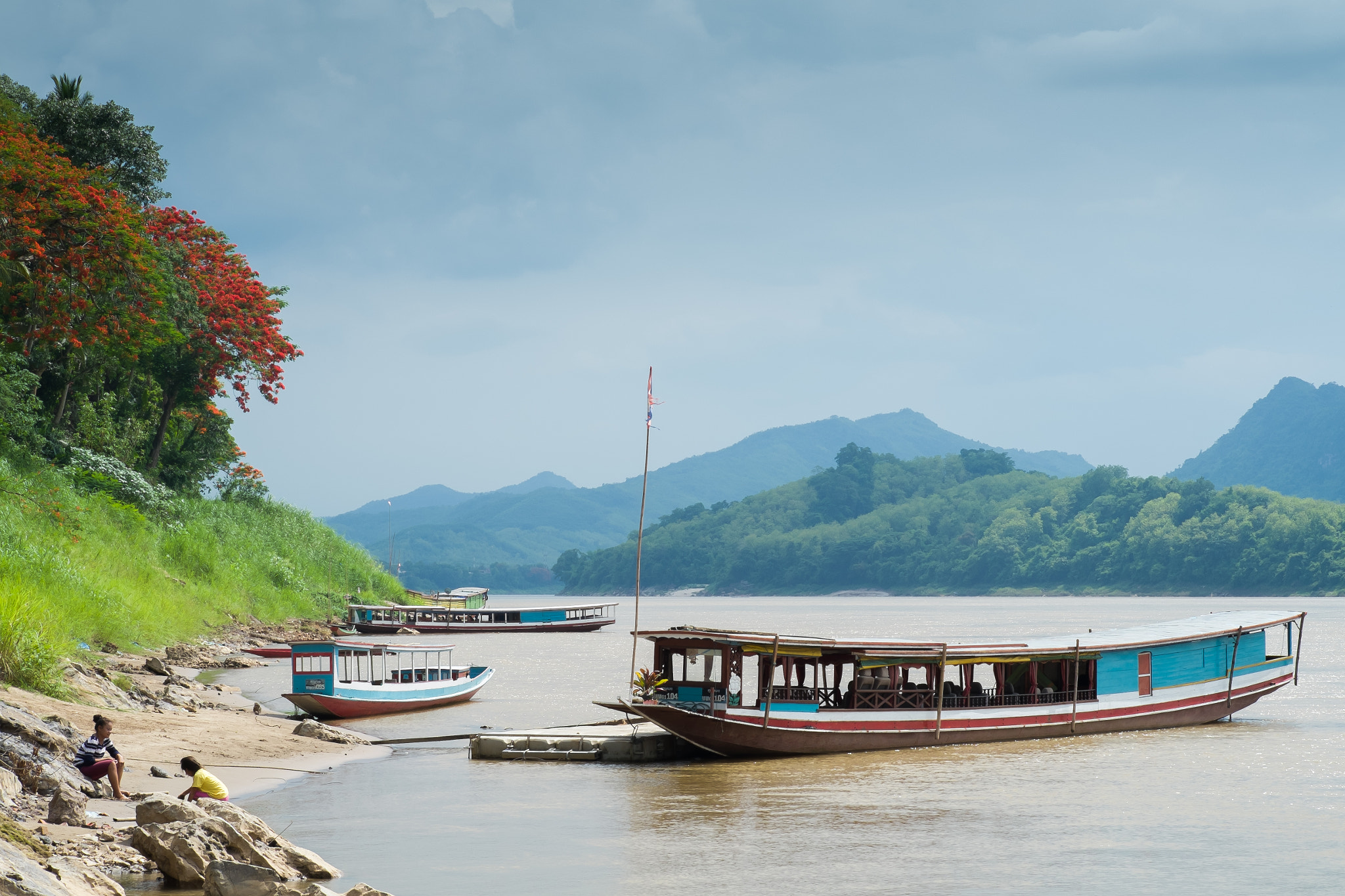 Fujifilm X-E1 + Fujifilm XF 60mm F2.4 R Macro sample photo. Mekong riverside photography