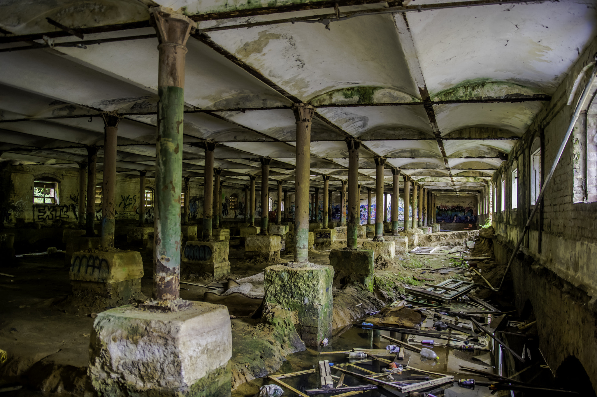 Pentax K-3 II sample photo. Basement pixelshift photography