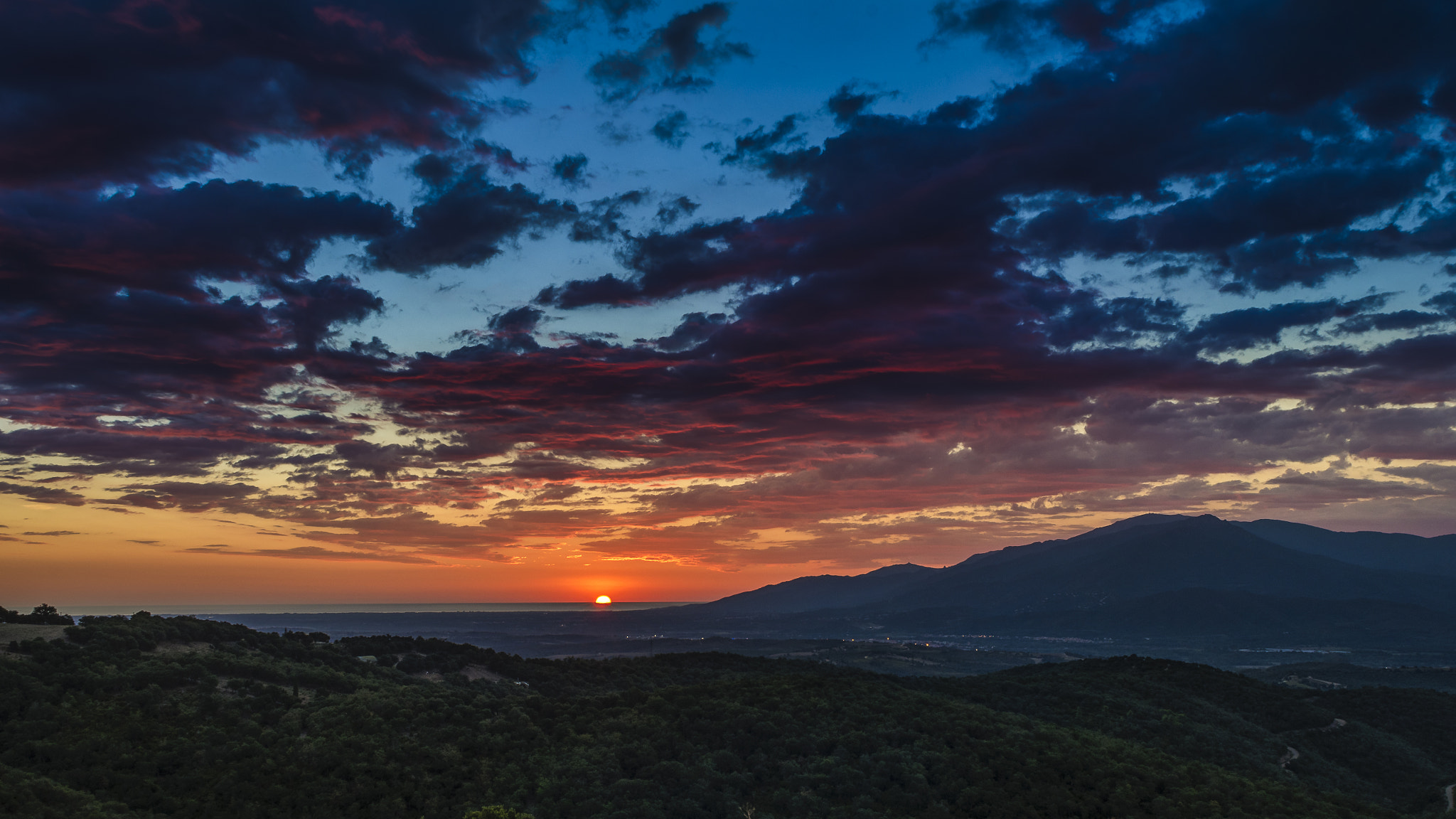 Nikon D7000 + Sigma 24-70mm F2.8 EX DG Macro sample photo. Sunrise photography