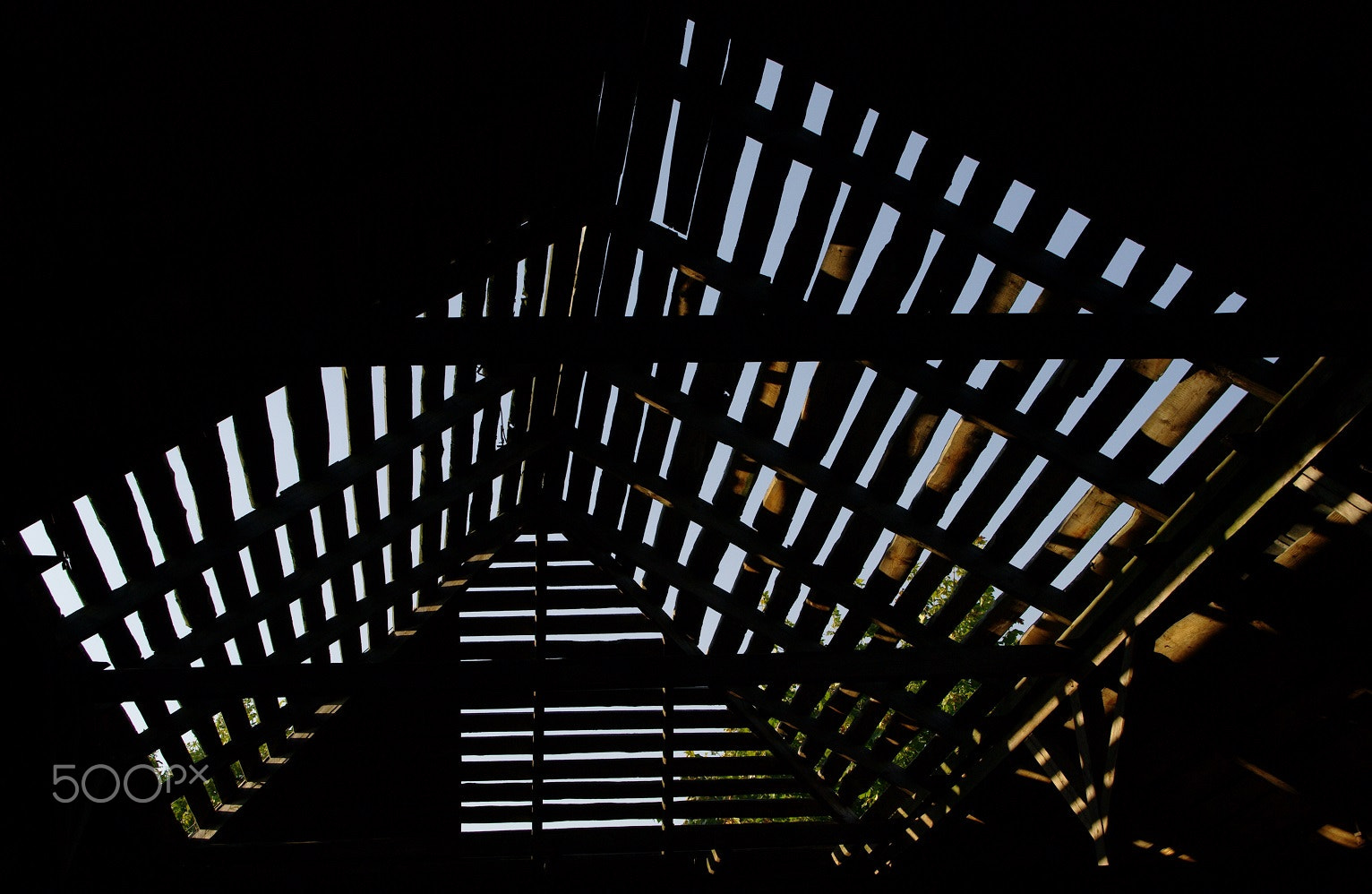 Samsung GX-20 sample photo. Graphic roof... photography