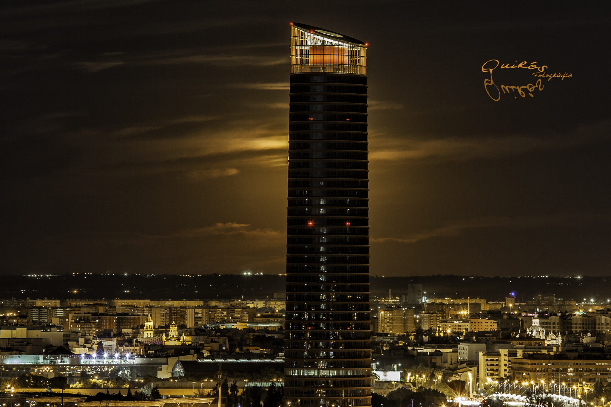 Canon EOS 30D + Canon EF 70-200mm F4L IS USM sample photo. Eclipse sevillano photography