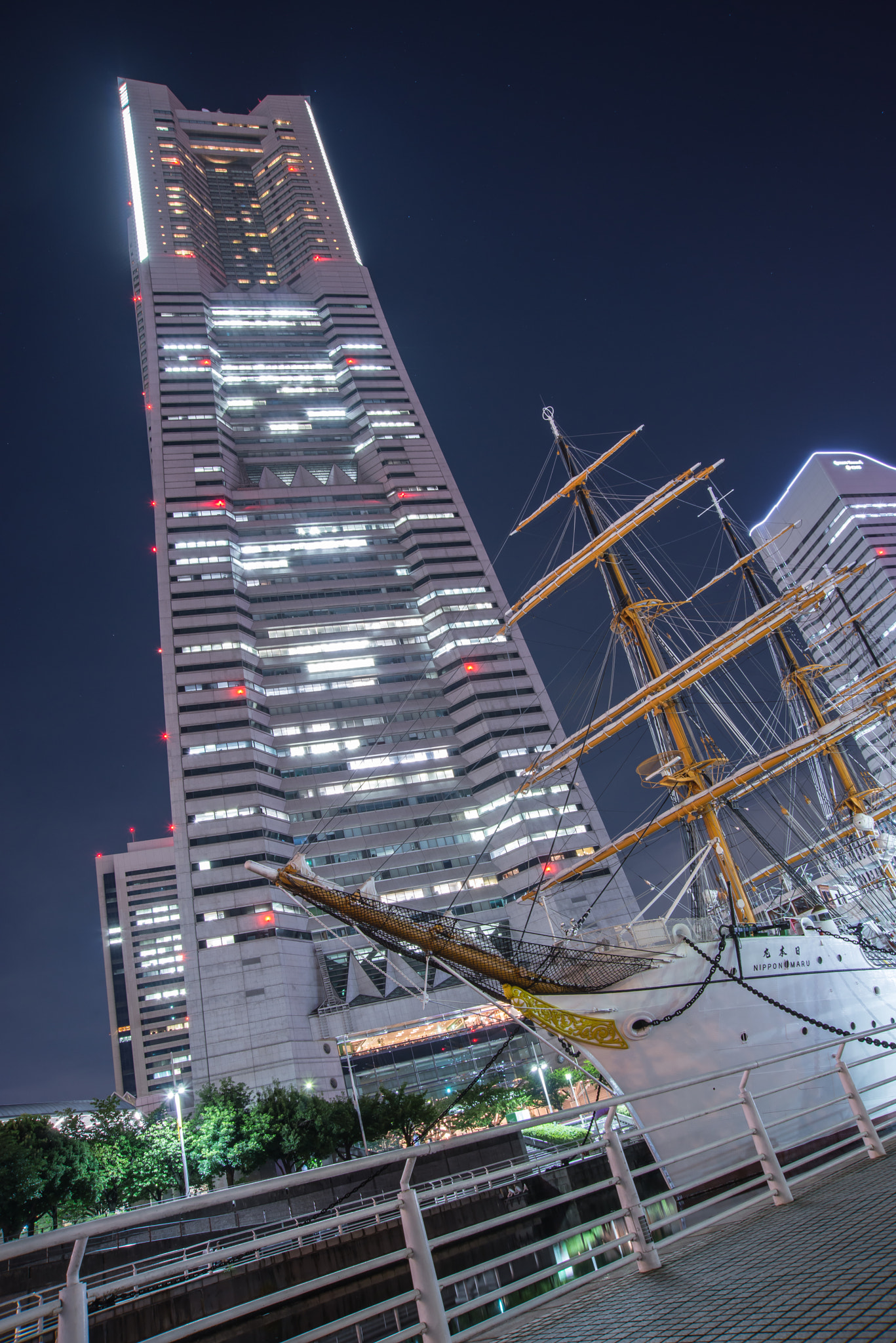Nikon AF Nikkor 24-85mm F2.8-4D IF sample photo. Nippon maru photography