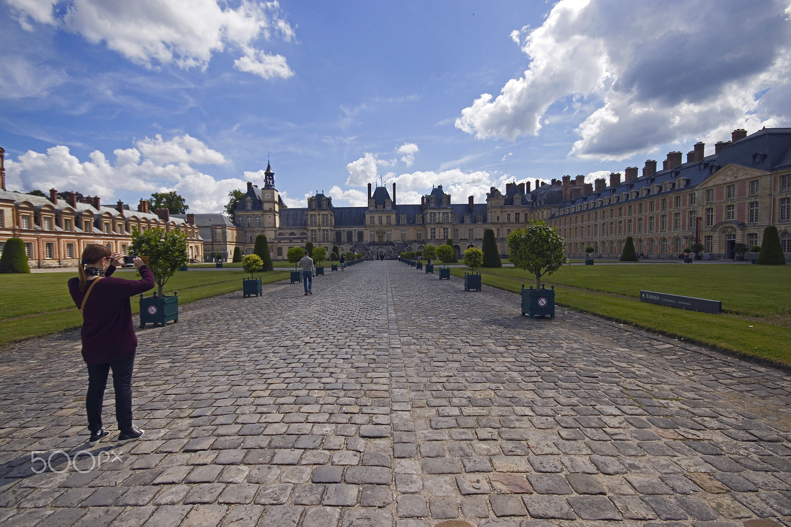 Canon EOS 80D + Sigma 10-20mm F4-5.6 EX DC HSM sample photo. Chateau de fontainebleau photography