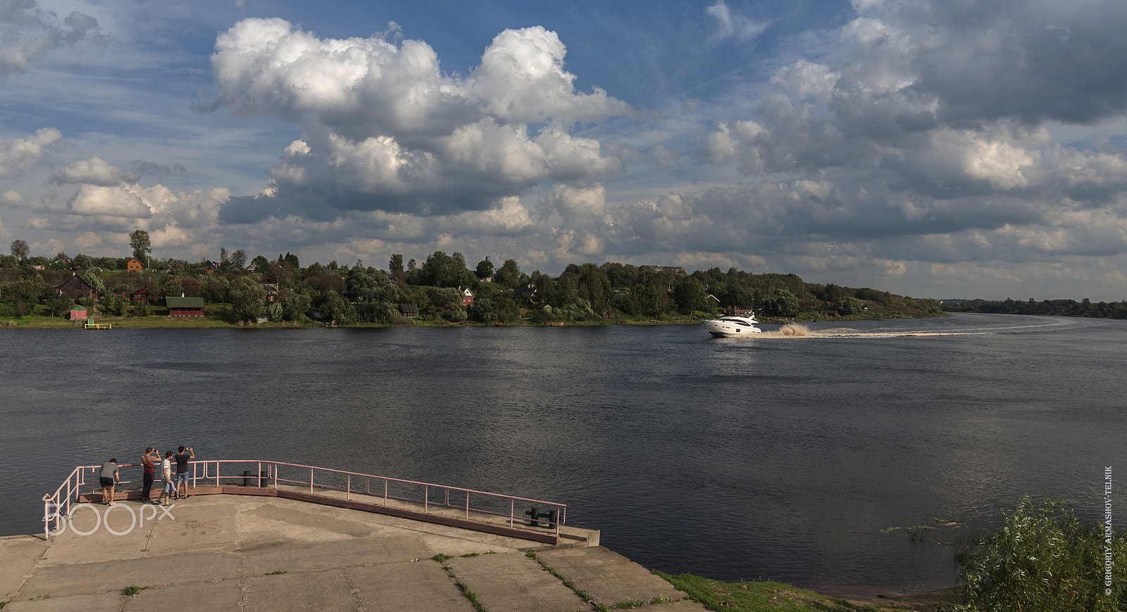 Nikon D90 sample photo. Boat on the river photography