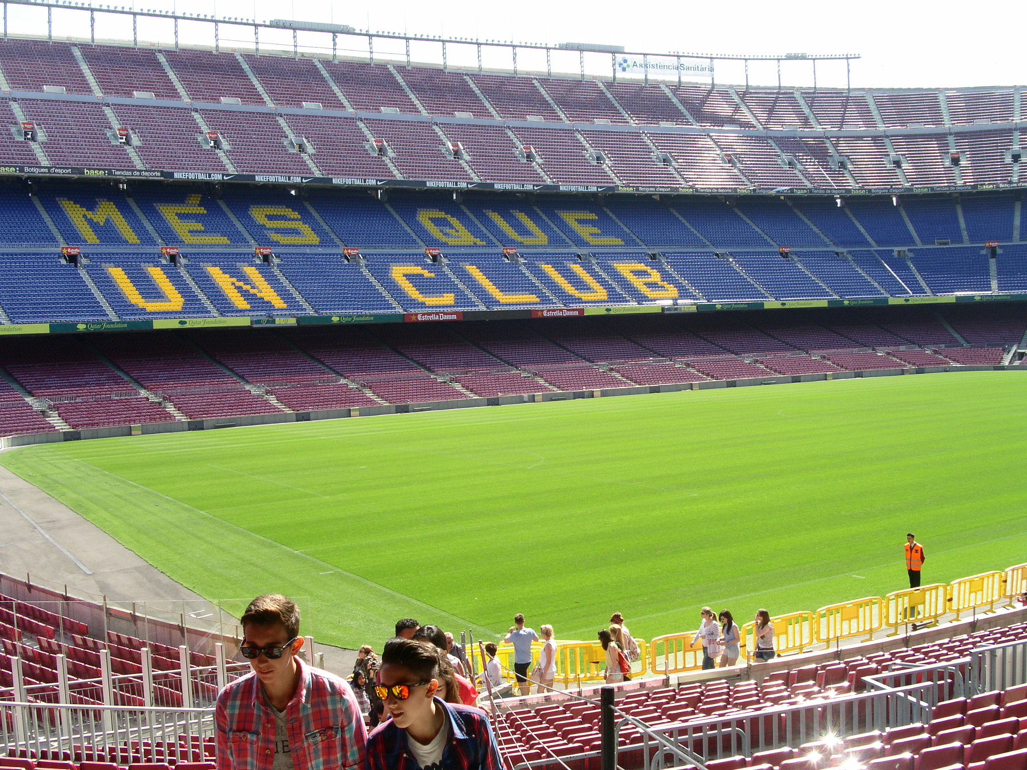 KONICA MINOLTA DiMAGE F300 sample photo. Camp nou barcelona photography