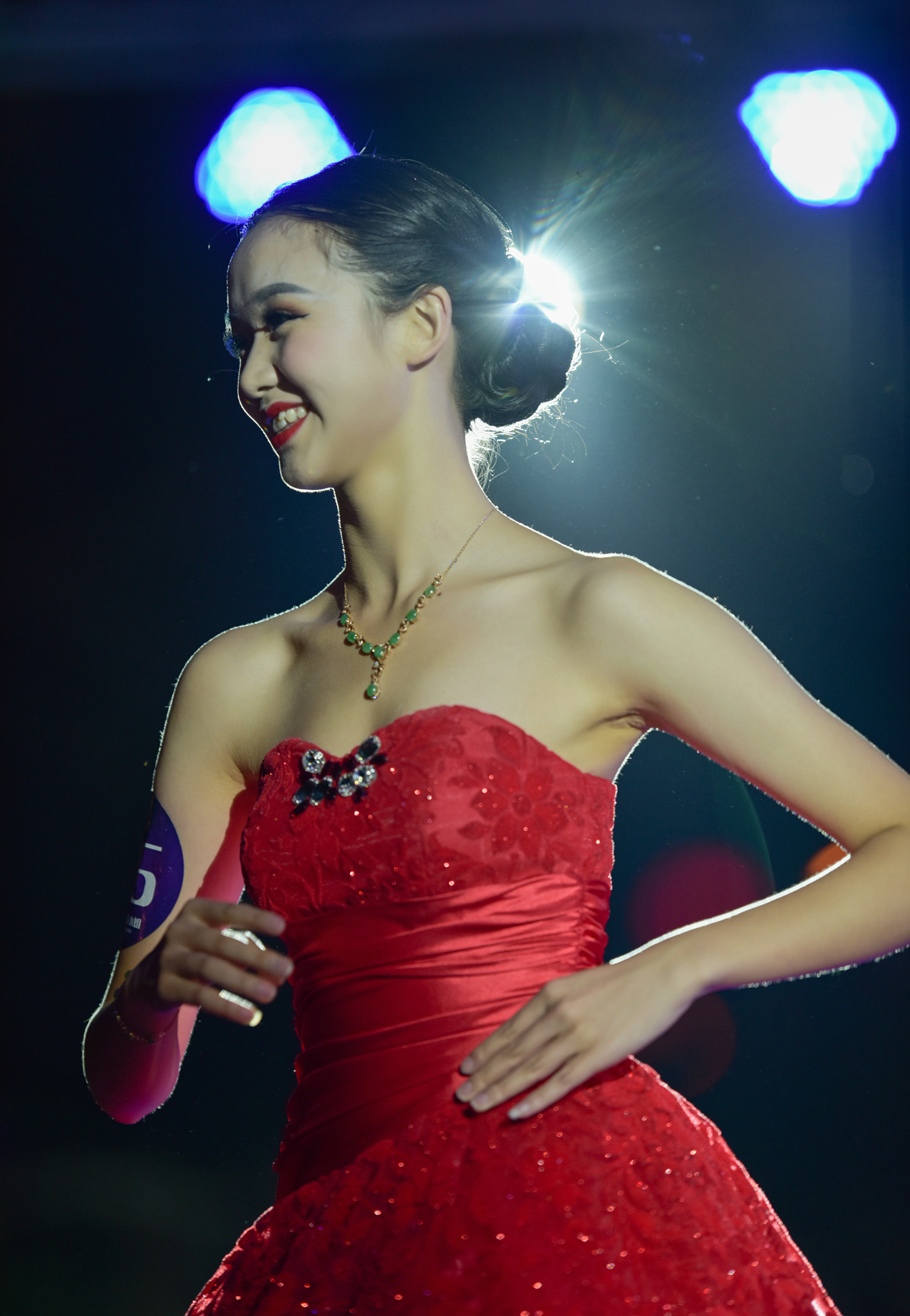 Nikon AF-S Nikkor 200mm F2G ED VR II sample photo. 美女 photography