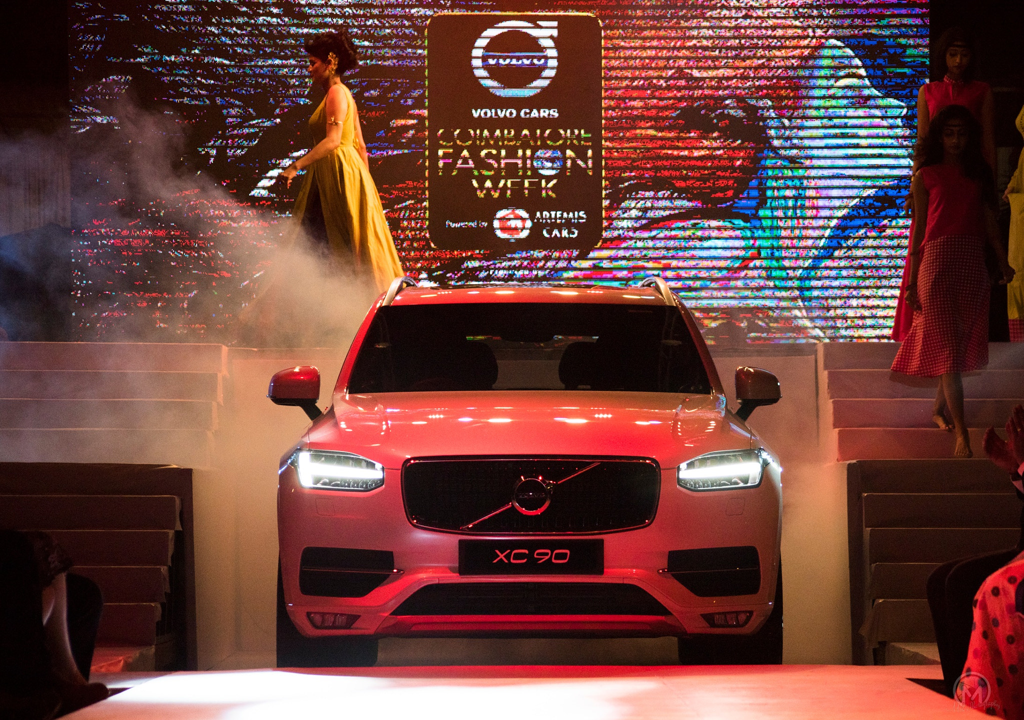 Sigma 70-300mm F4-5.6 APO DG Macro sample photo. Volvo xc 90 - fashion show photography