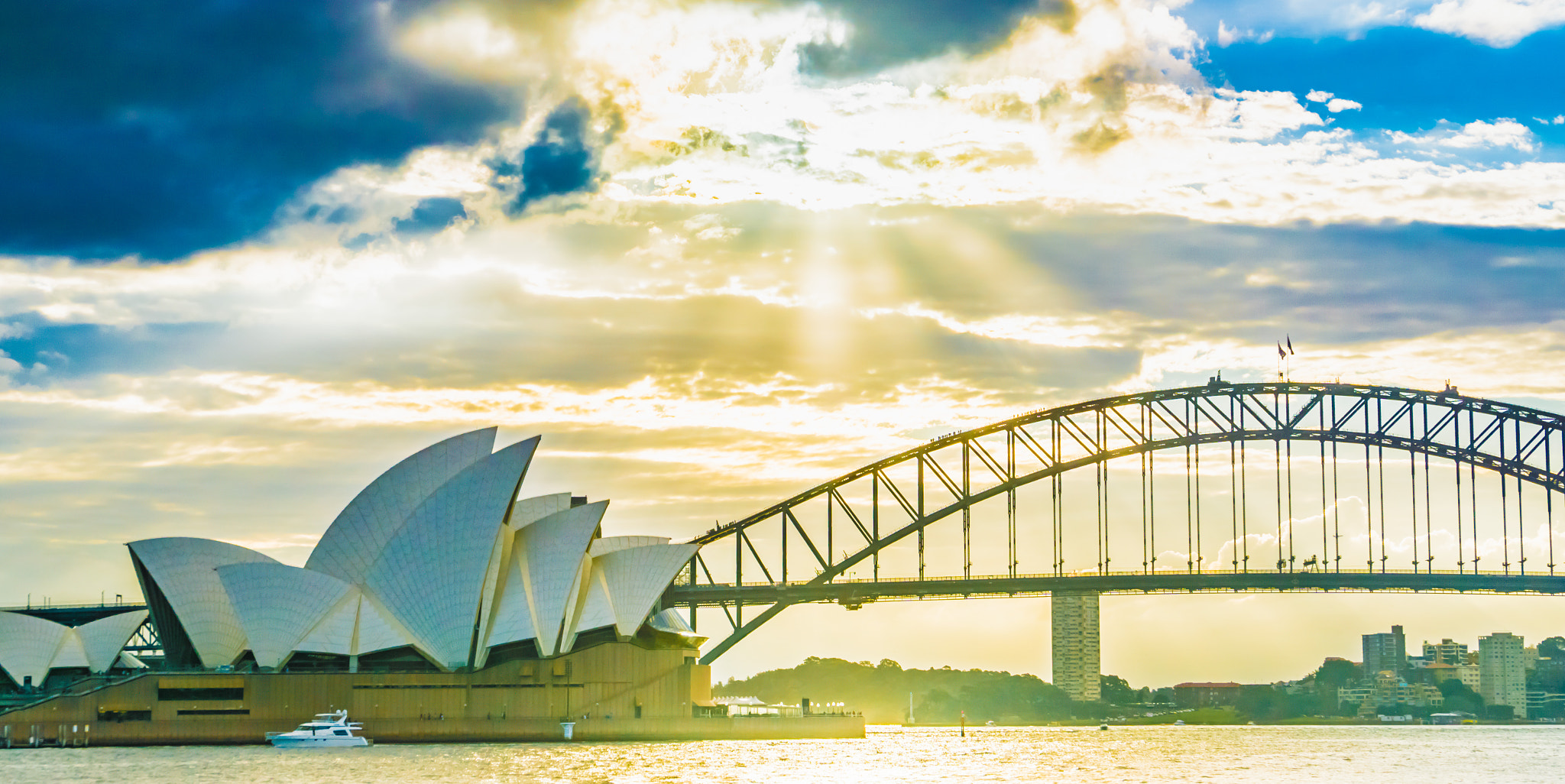 Sony E 18-200mm F3.5-6.3 OSS sample photo. Opera house under jesus light photography