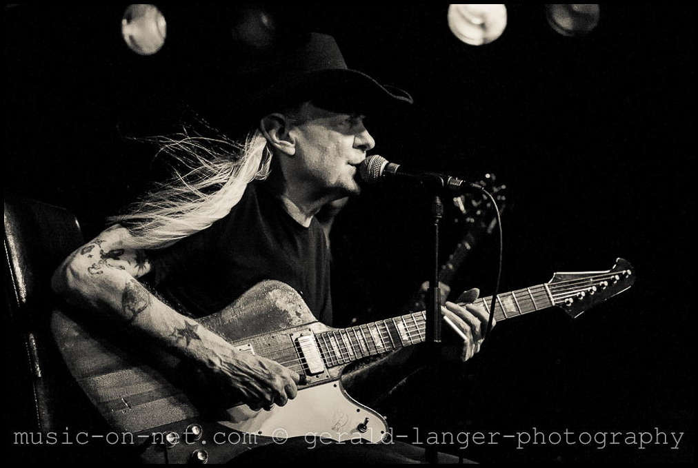 Tamron SP AF 70-200mm F2.8 Di LD (IF) MACRO sample photo. Johnny winter photography