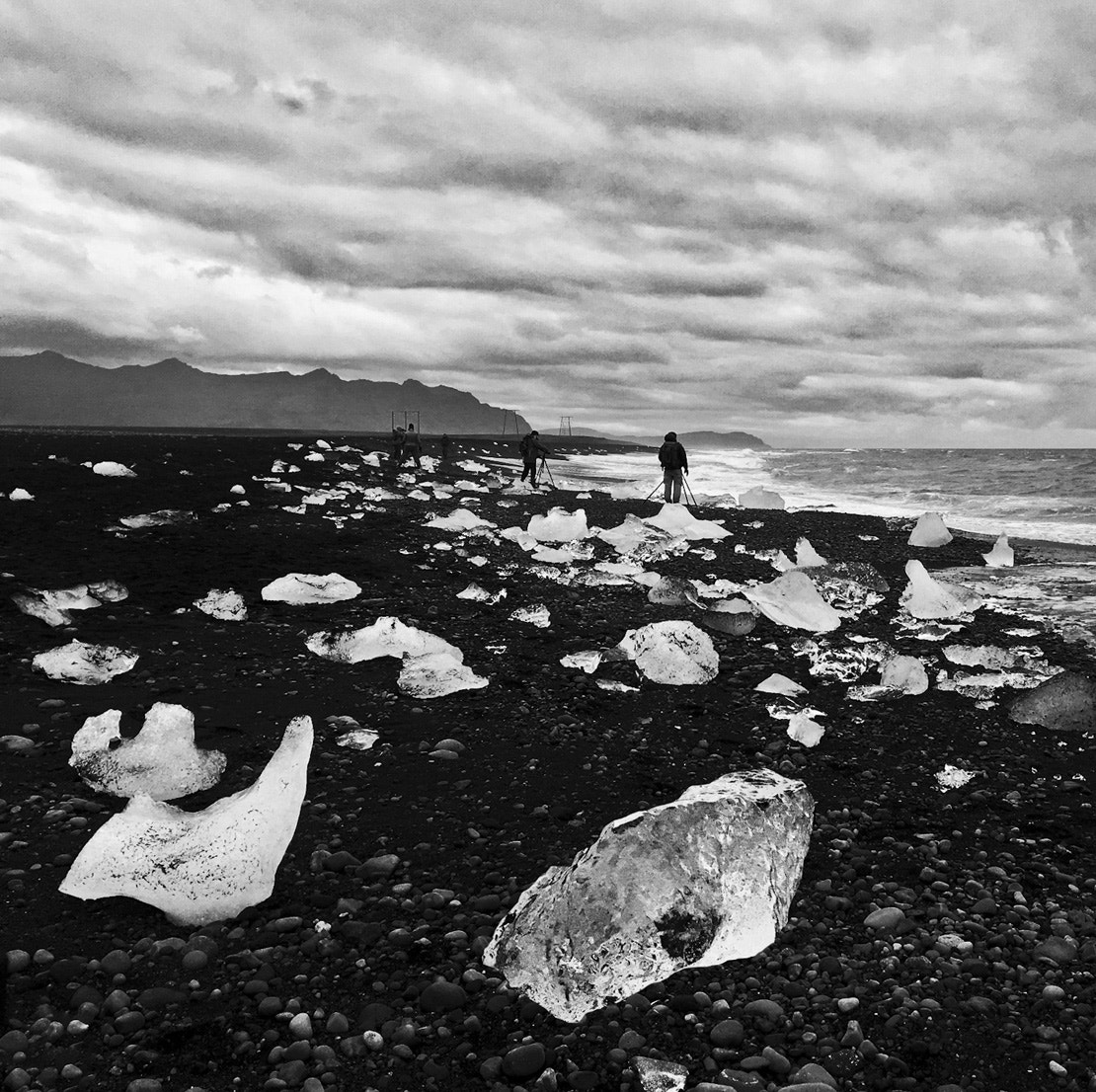 Apple iPhone8,1 + iPhone 6s back camera 4.15mm f/2.2 sample photo. Beach, iceland photography