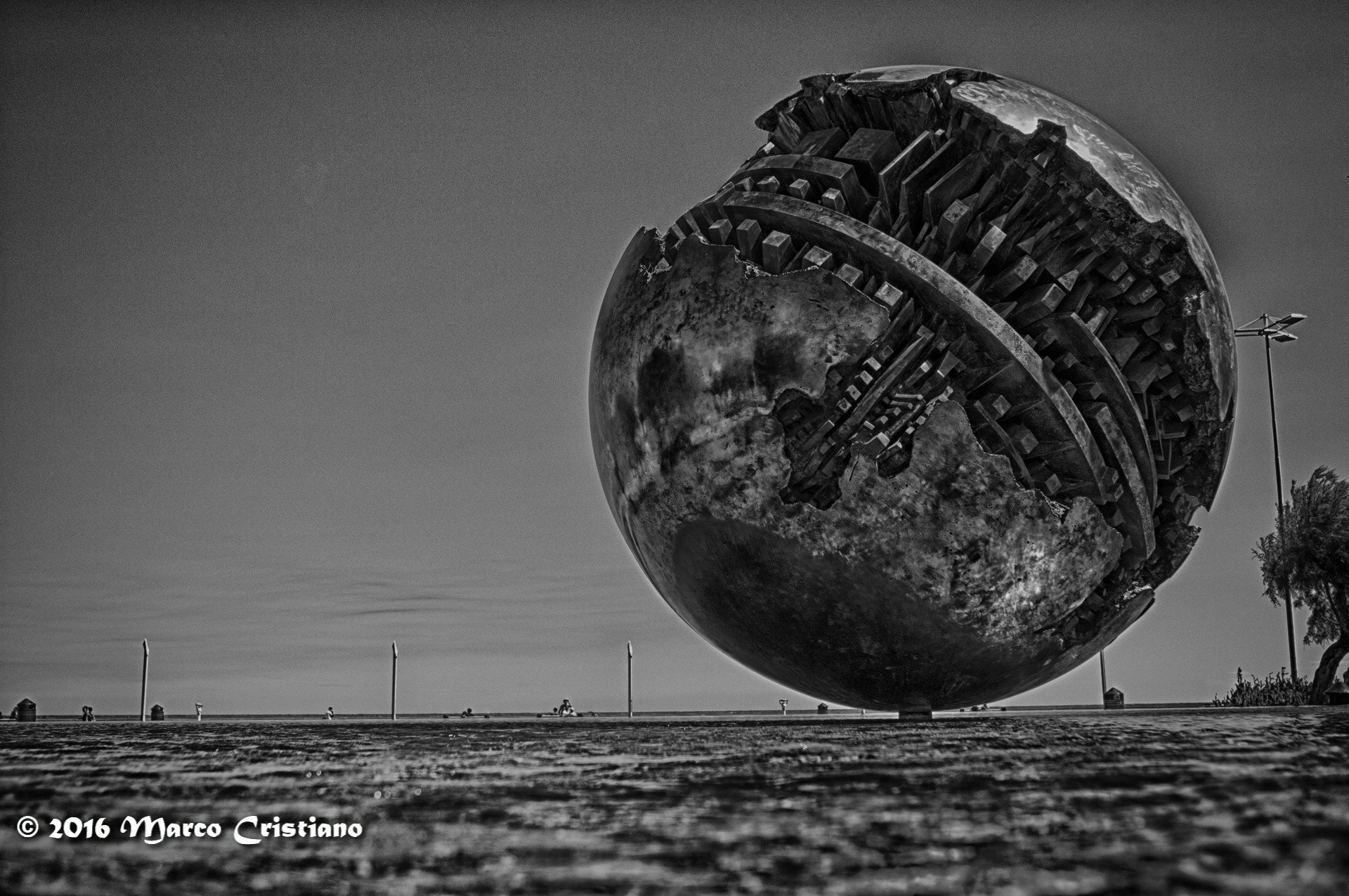 Nikon D300 + AF Nikkor 24mm f/2.8 sample photo. La “grande sfera” di arnaldo pomodoro (pesaro) photography