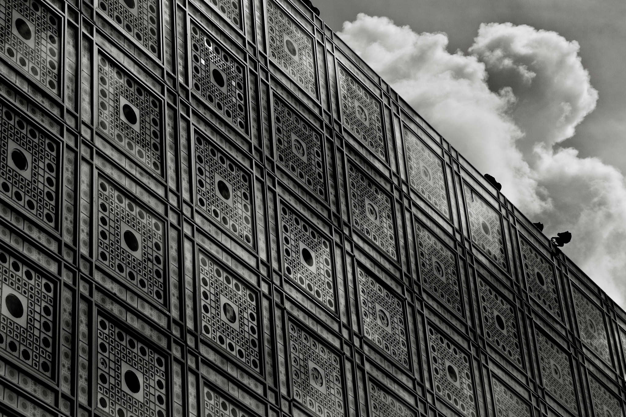 Sigma 17-70mm F2.8-4 DC Macro OS HSM sample photo. Facade photography