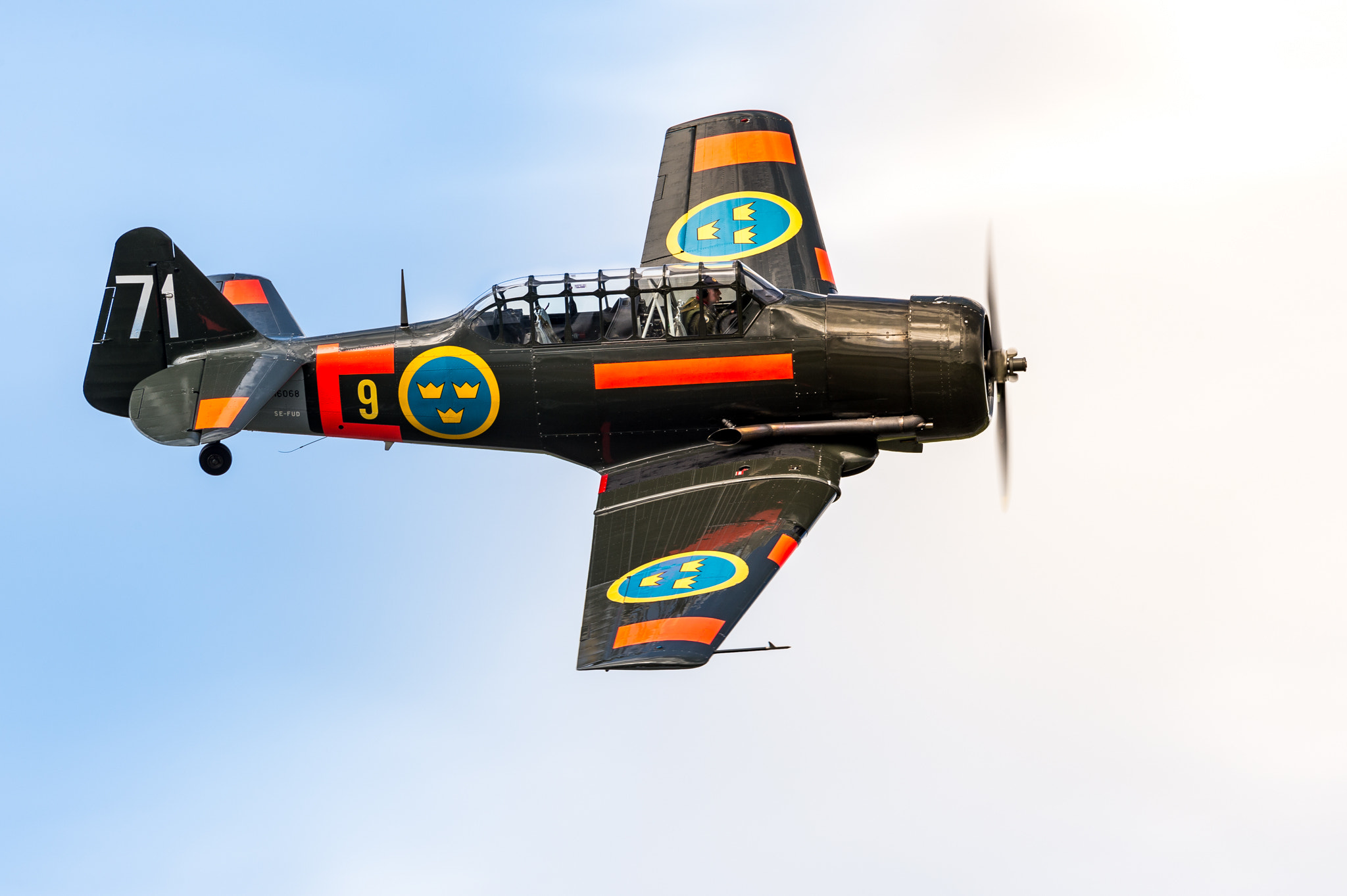 Sigma 150-600mm F5-6.3 DG OS HSM | S sample photo. Noorduyn at-16 harvard, swedish historic thingey photography