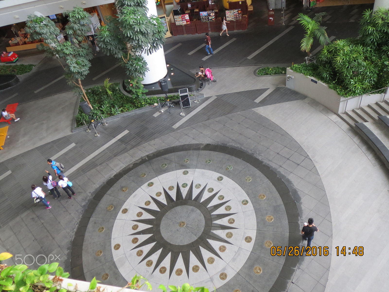 Canon PowerShot ELPH 530 HS (IXUS 510 HS / IXY 1) sample photo. Malls and architecture photography