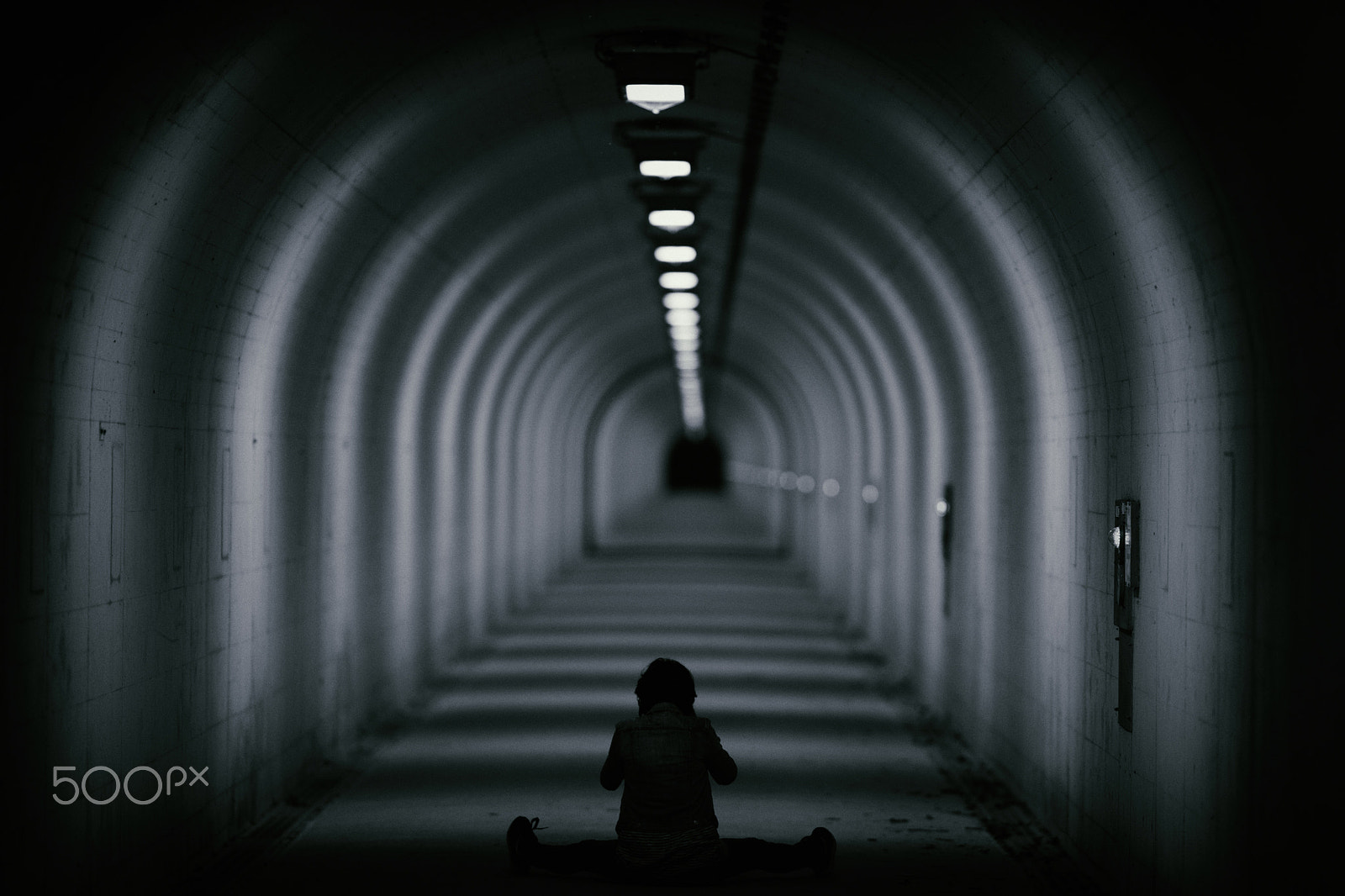 Canon EF 200mm F2L IS USM sample photo. Tunnel photography