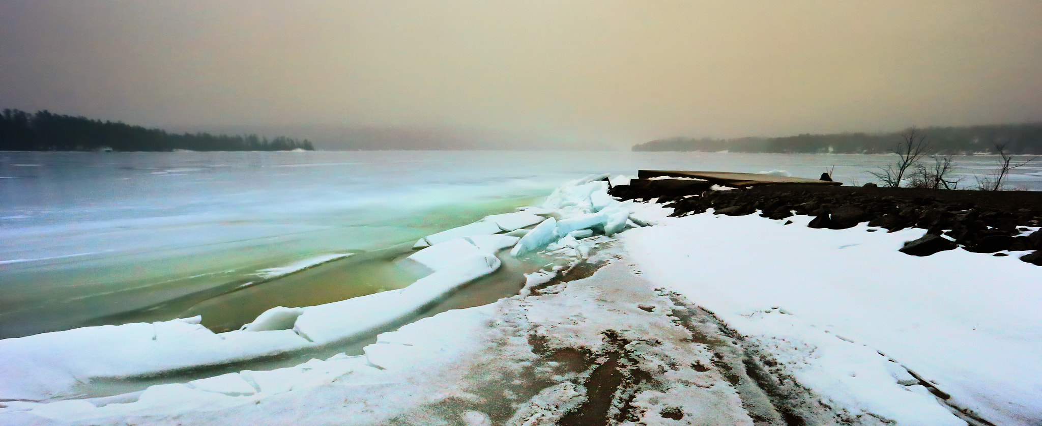Canon EOS-1D X + Canon EF 17-40mm F4L USM sample photo. Winter weather photography