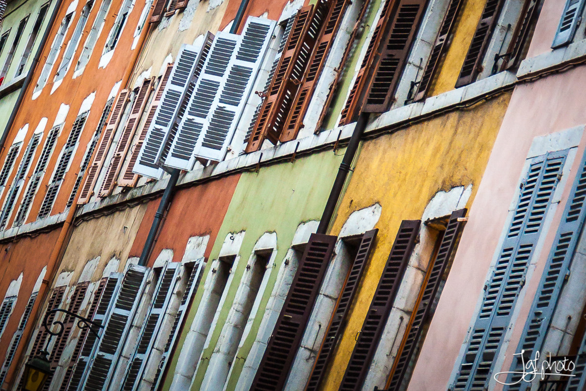 Canon EF 24-70mm F4L IS USM sample photo. Old windows photography