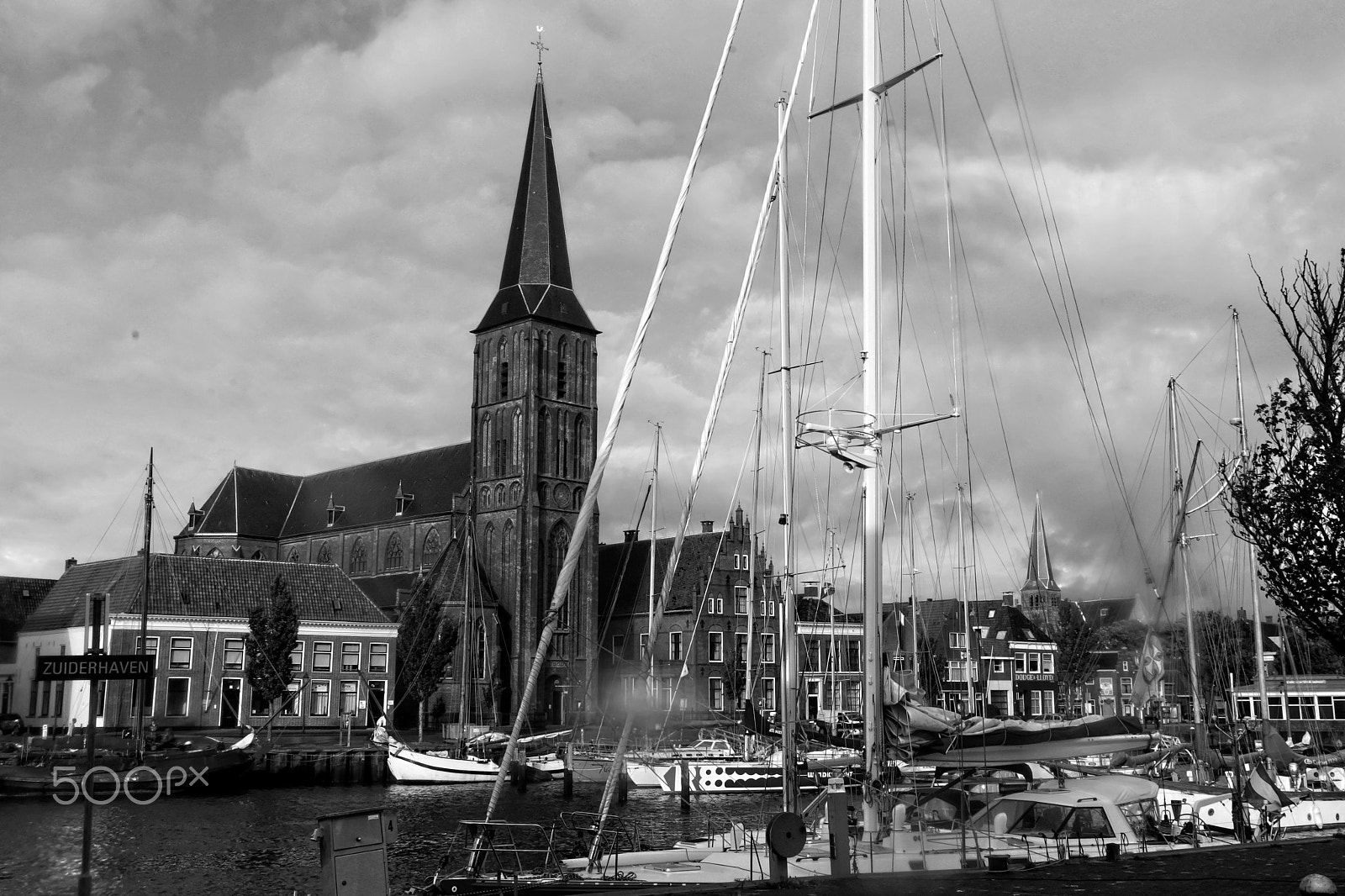 Canon EOS-1D Mark III + Canon EF 24-105mm F3.5-5.6 IS STM sample photo. Harlingen uit photography