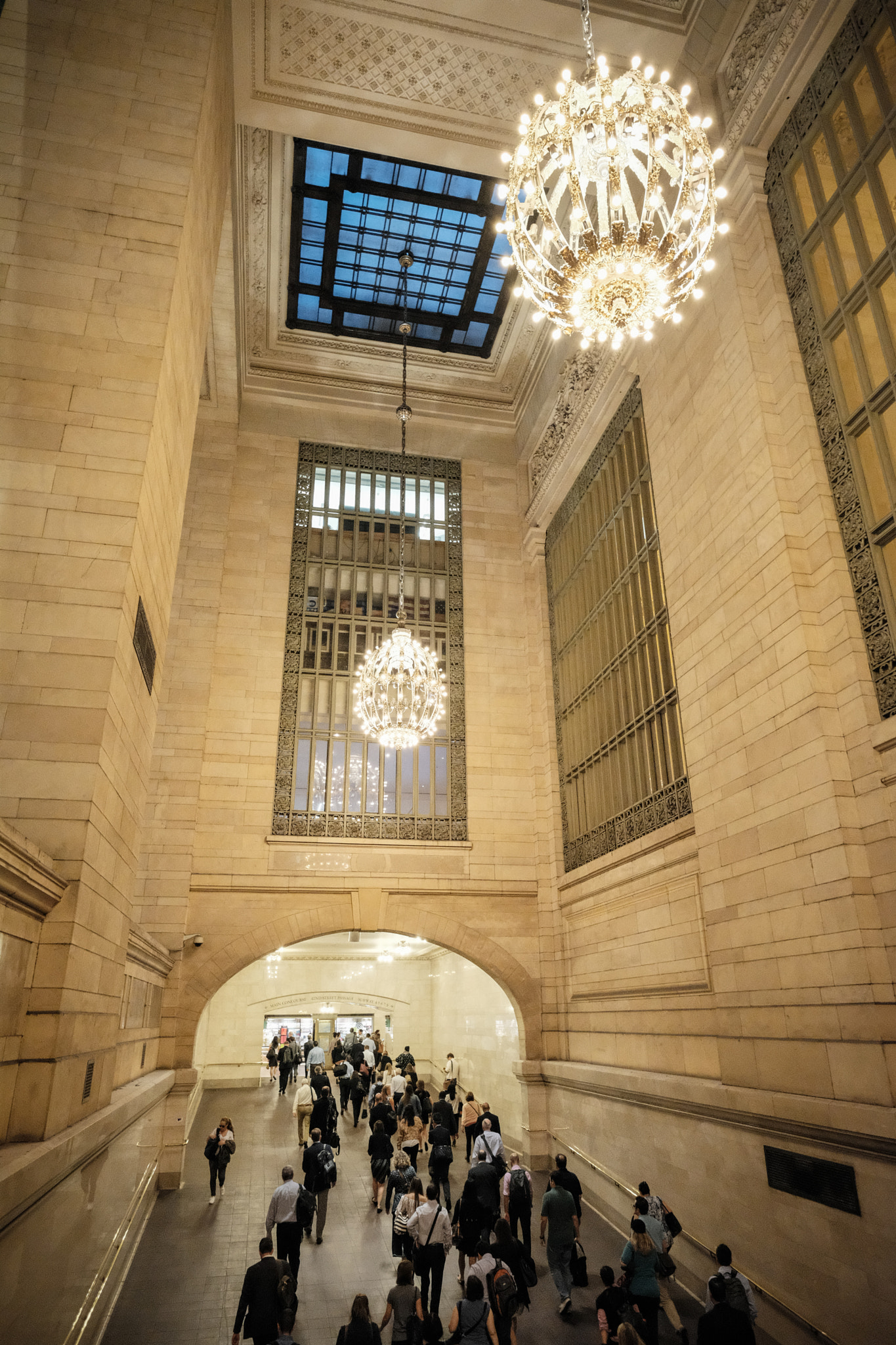 Fujifilm X-T2 + Fujifilm XF 14mm F2.8 R sample photo. Grand central station photography