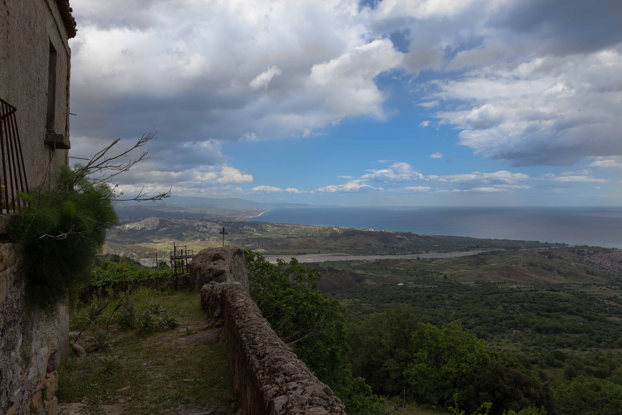 Canon EOS 6D + Canon EF 28mm F2.8 sample photo. Calabria, ferruzzano photography