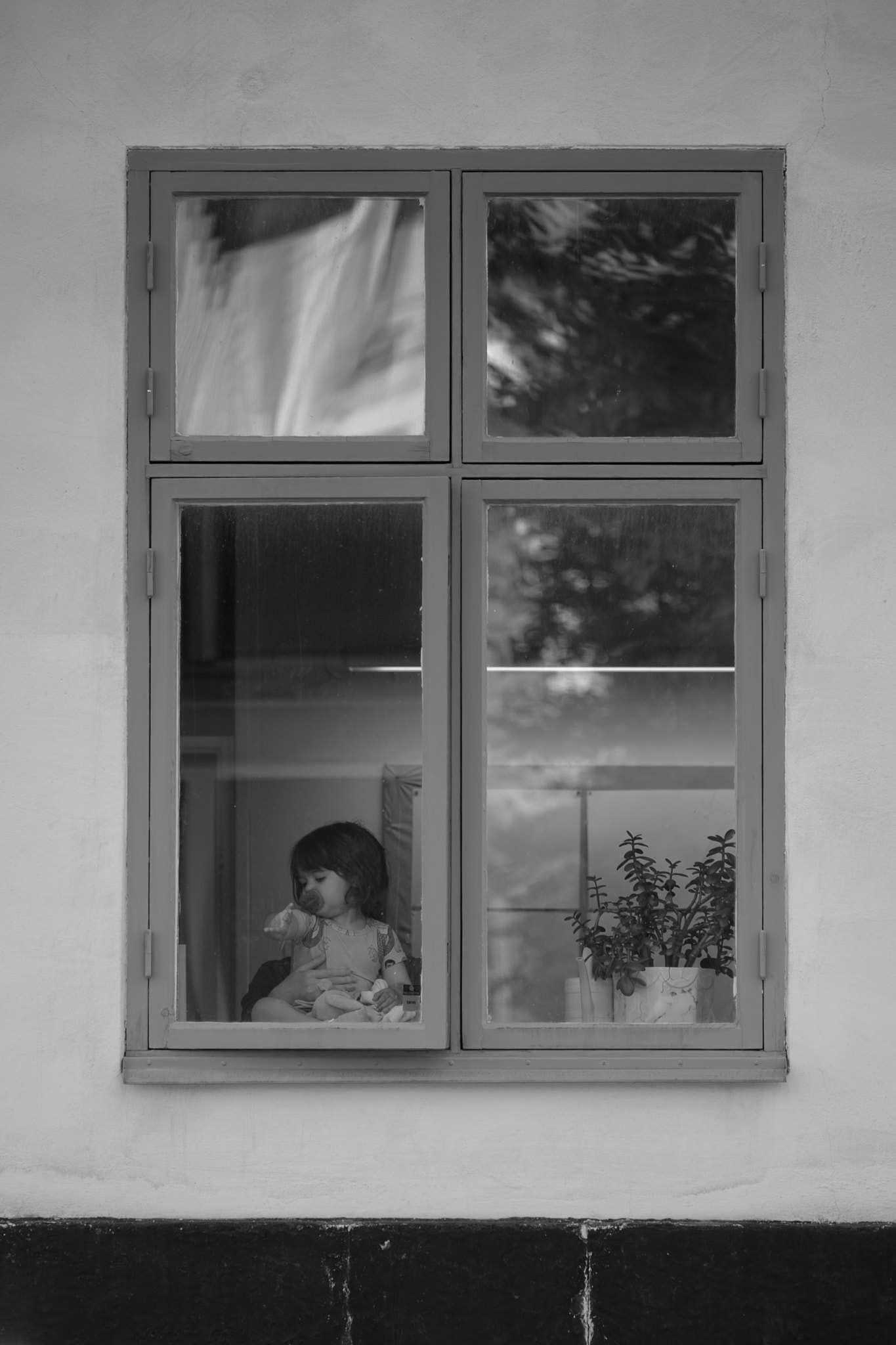 Fujifilm X-Pro2 + Fujifilm XF 55-200mm F3.5-4.8 R LM OIS sample photo. Rear window, stockholm, sweden, 3483 photography