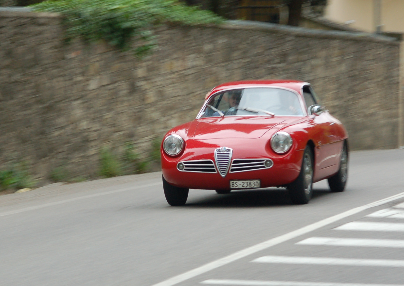 Nikon D50 + AF Nikkor 85mm f/1.8 sample photo. Alfa romeo at millemiglia photography