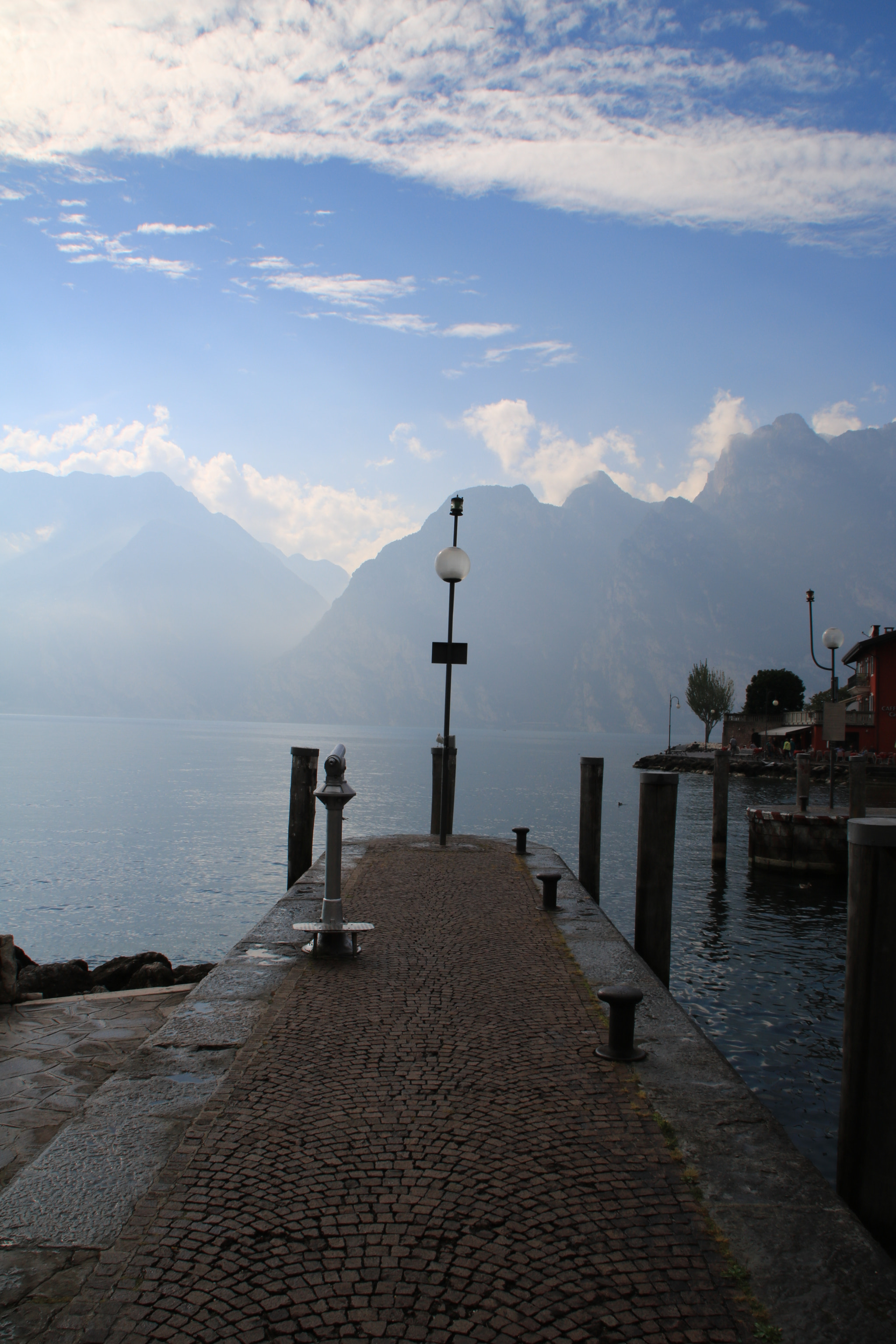 Canon EOS 760D (EOS Rebel T6s / EOS 8000D) sample photo. Am strand von torbole photography