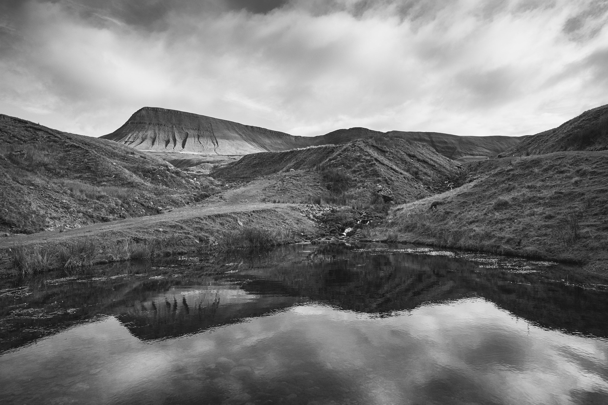 Fujifilm X-T10 + Fujifilm XF 14mm F2.8 R sample photo. Llyn y fan fach photography