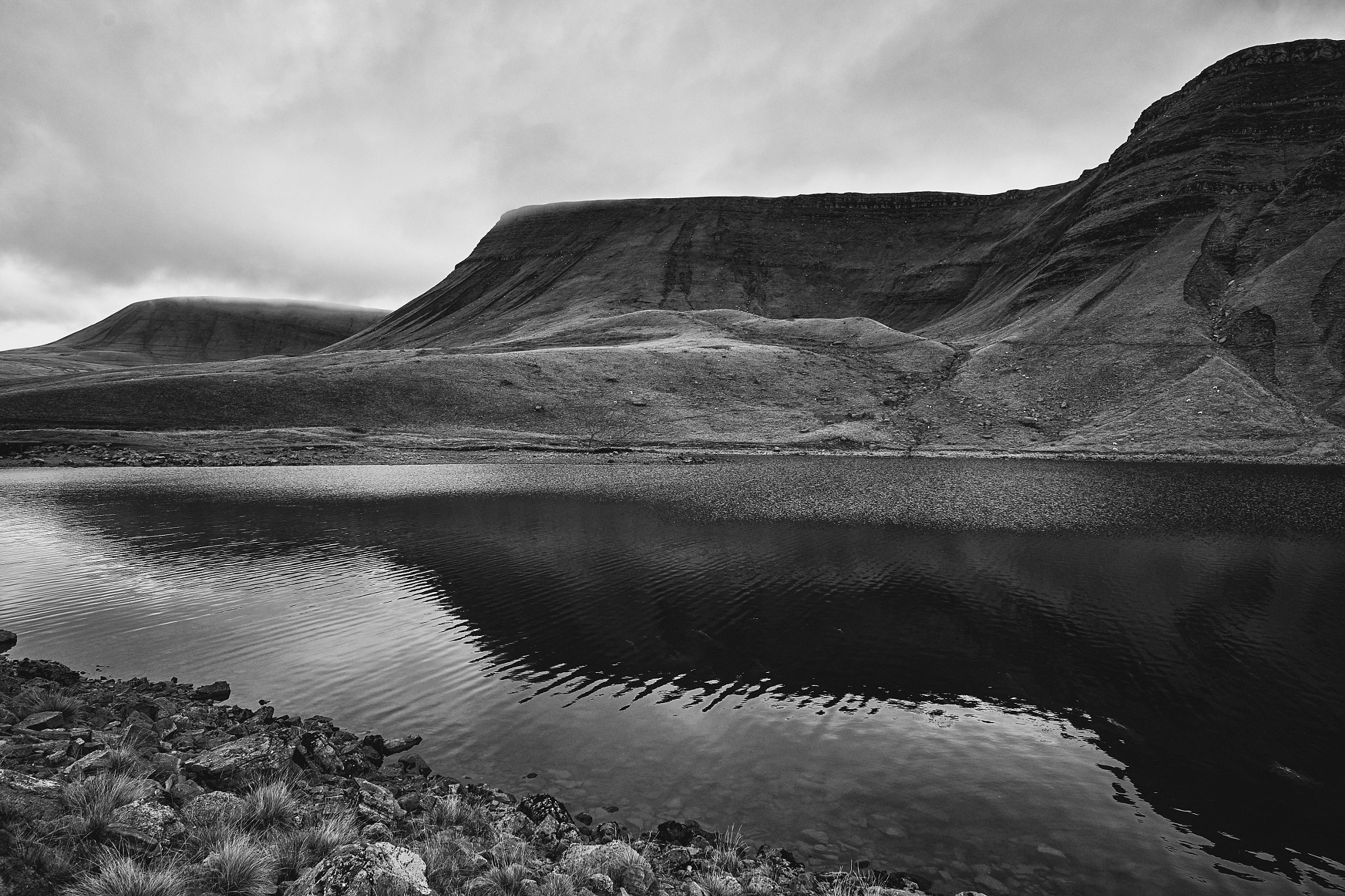 Fujifilm X-T10 + Fujifilm XF 14mm F2.8 R sample photo. Llyn y fan fach photography