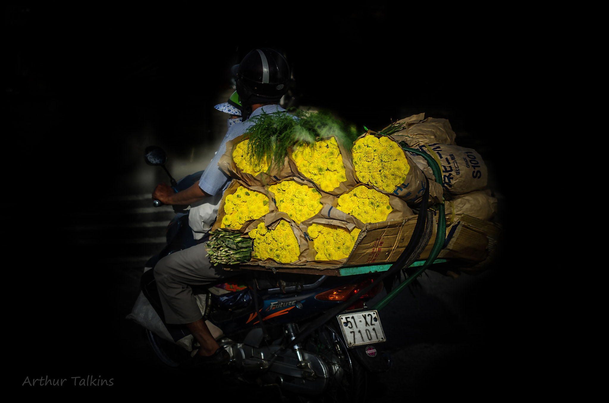 Pentax K-5 sample photo. Courier to the flower market...vietnam... photography