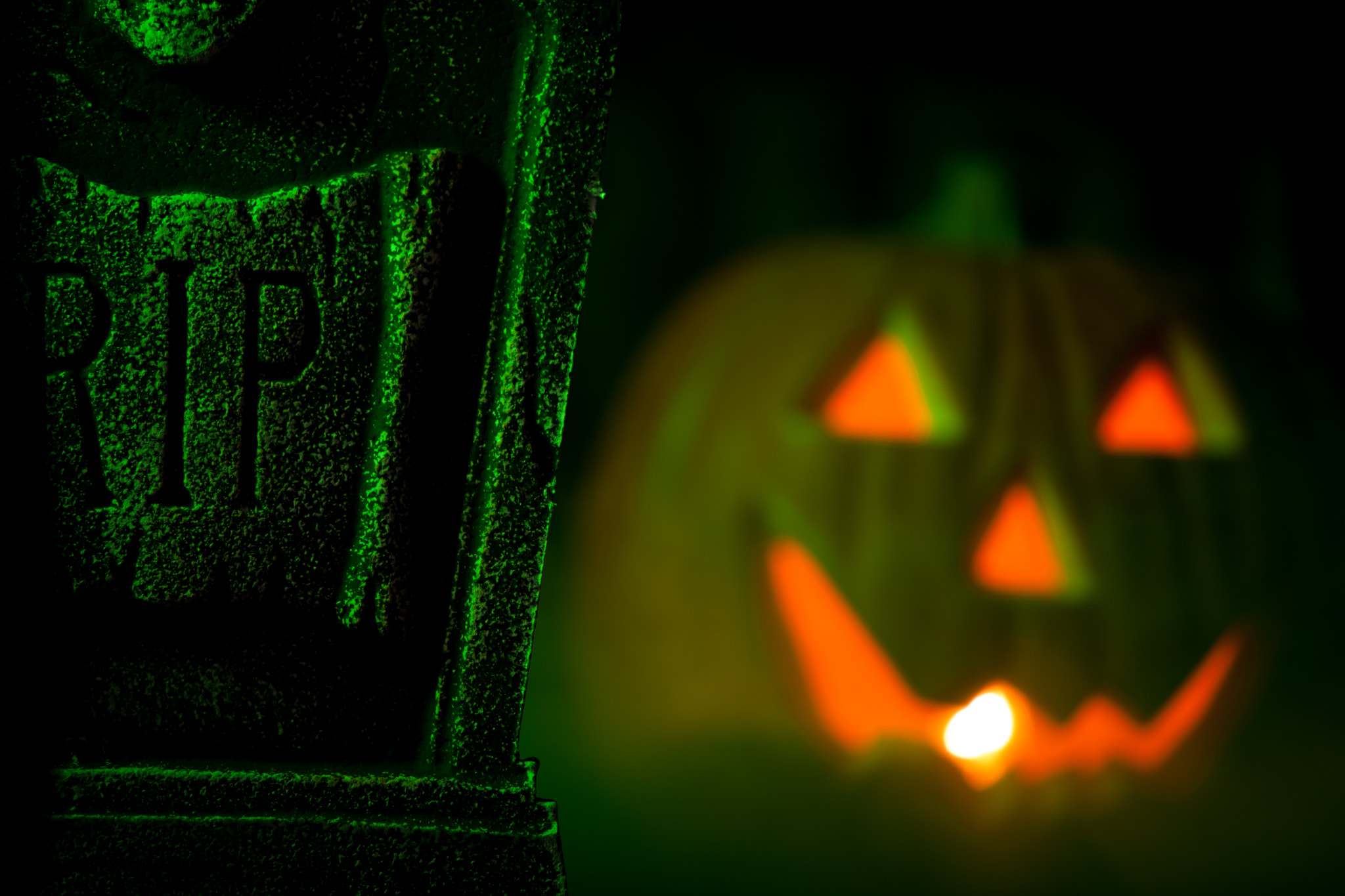 Canon EOS-1Ds Mark III sample photo. Creepy pumpkin photography