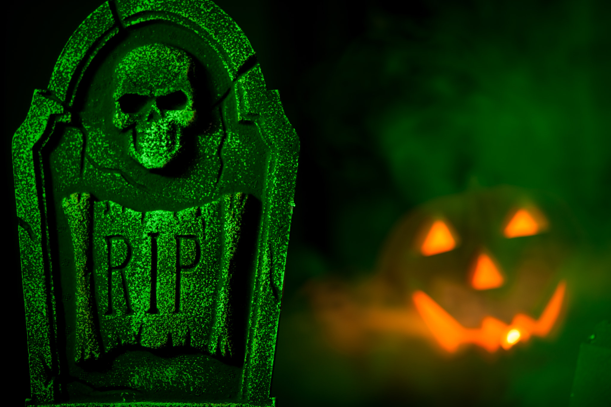 Canon EOS-1Ds Mark III sample photo. Creepy pumpkin photography