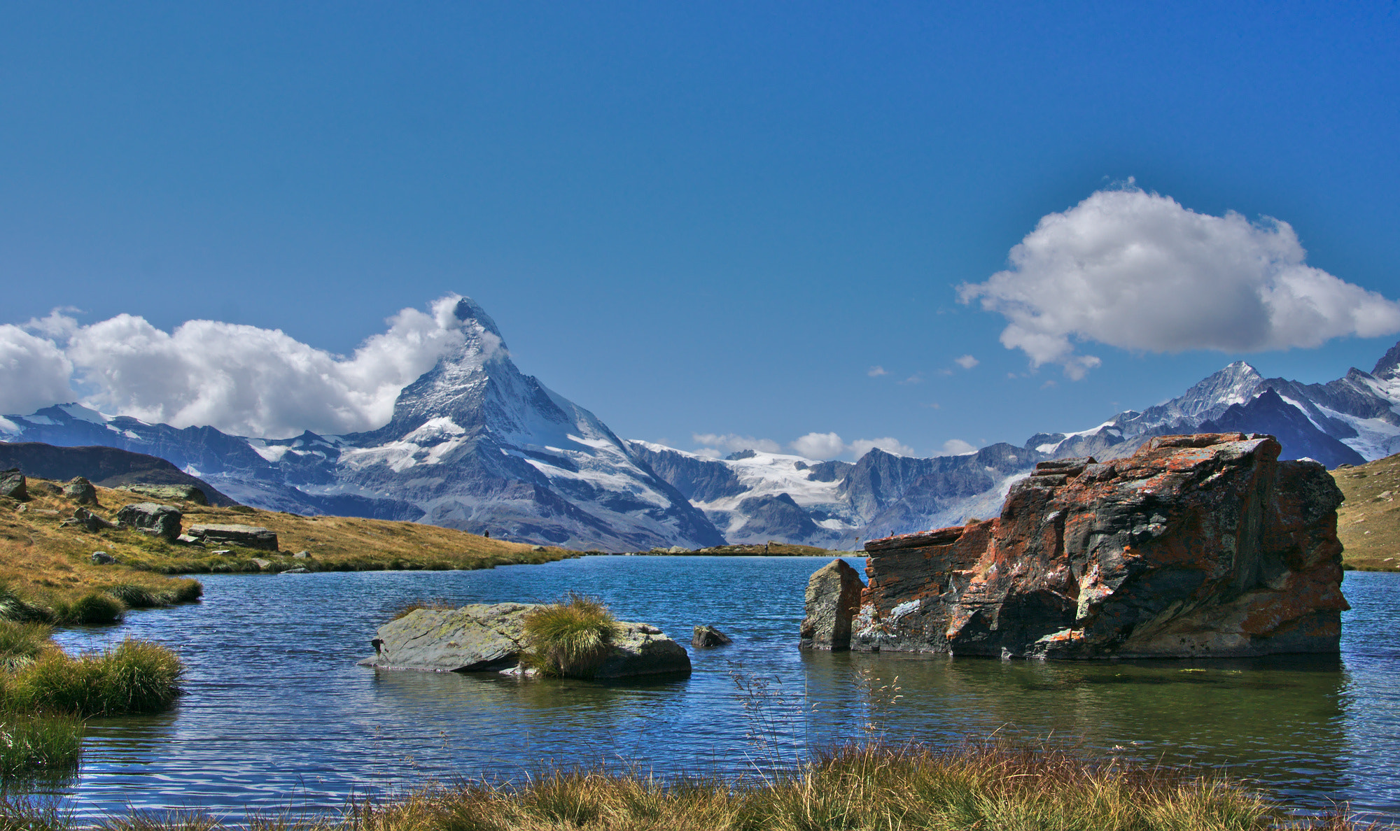 Sony SLT-A65 (SLT-A65V) + Tamron 18-270mm F3.5-6.3 Di II PZD sample photo. The stellisee lake and the matterhorn photography