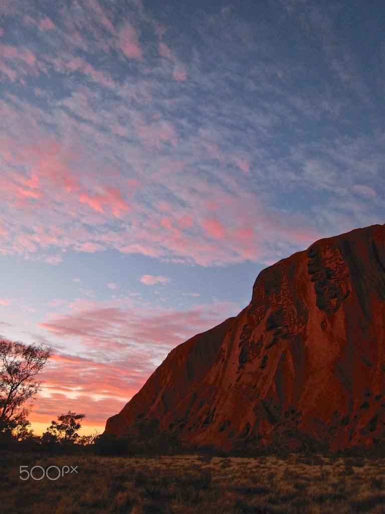 Canon POWERSHOT SD800 IS sample photo. Uluru sunrise photography