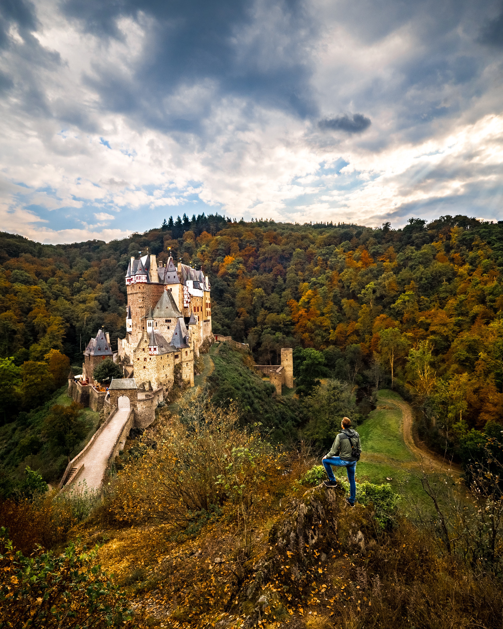 Olympus OM-D E-M10 + Olympus M.Zuiko Digital ED 7-14mm F2.8 PRO sample photo. Burg eltz, germany photography