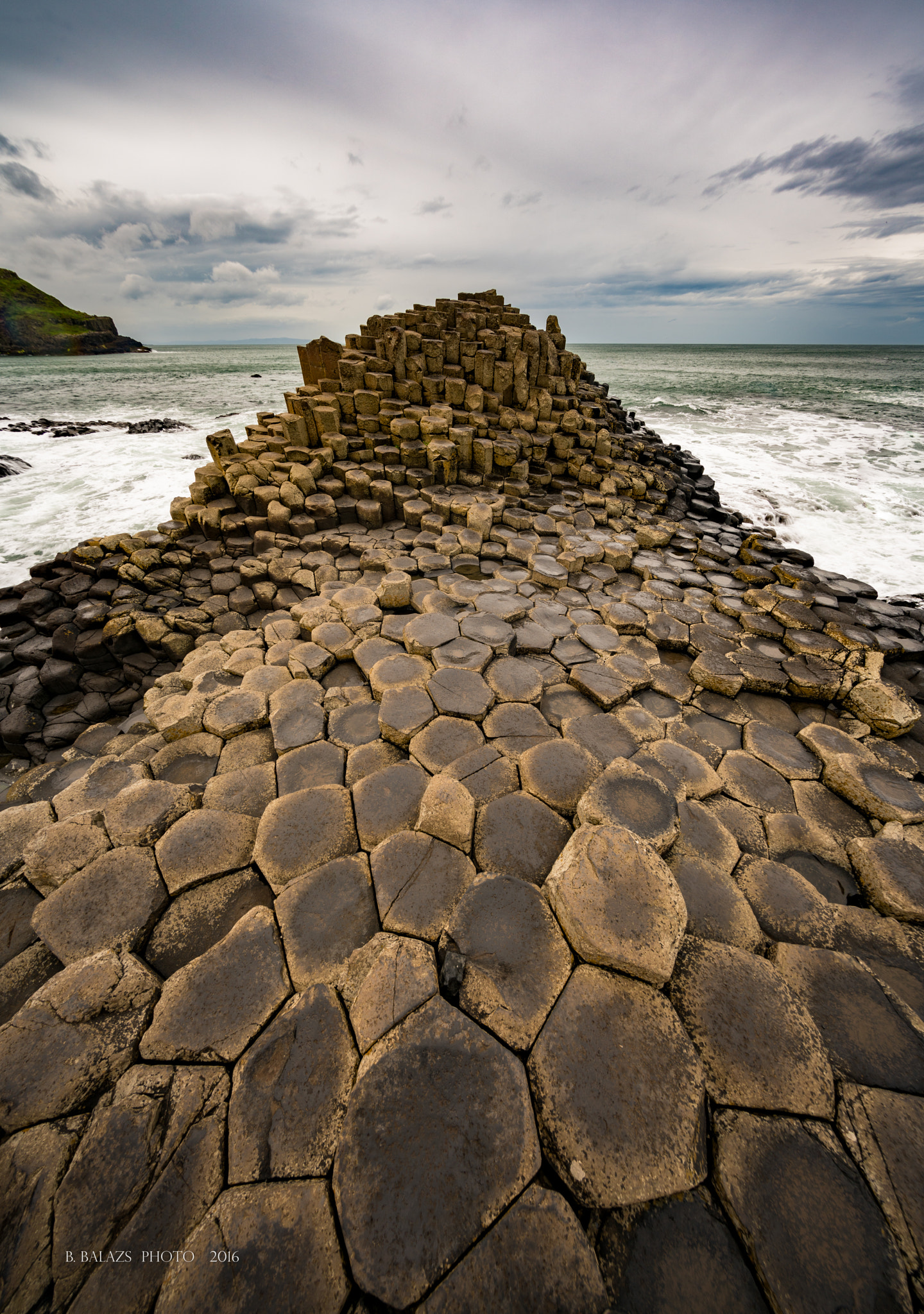 Sony a7R II + Voigtlander HELIAR-HYPER WIDE 10mm F5.6 sample photo. Giant's causeway photography
