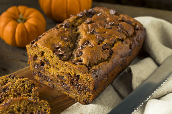 Canon EF 100mm F2.8L Macro IS USM sample photo. Homemade chocolate chip pumpkin bread photography