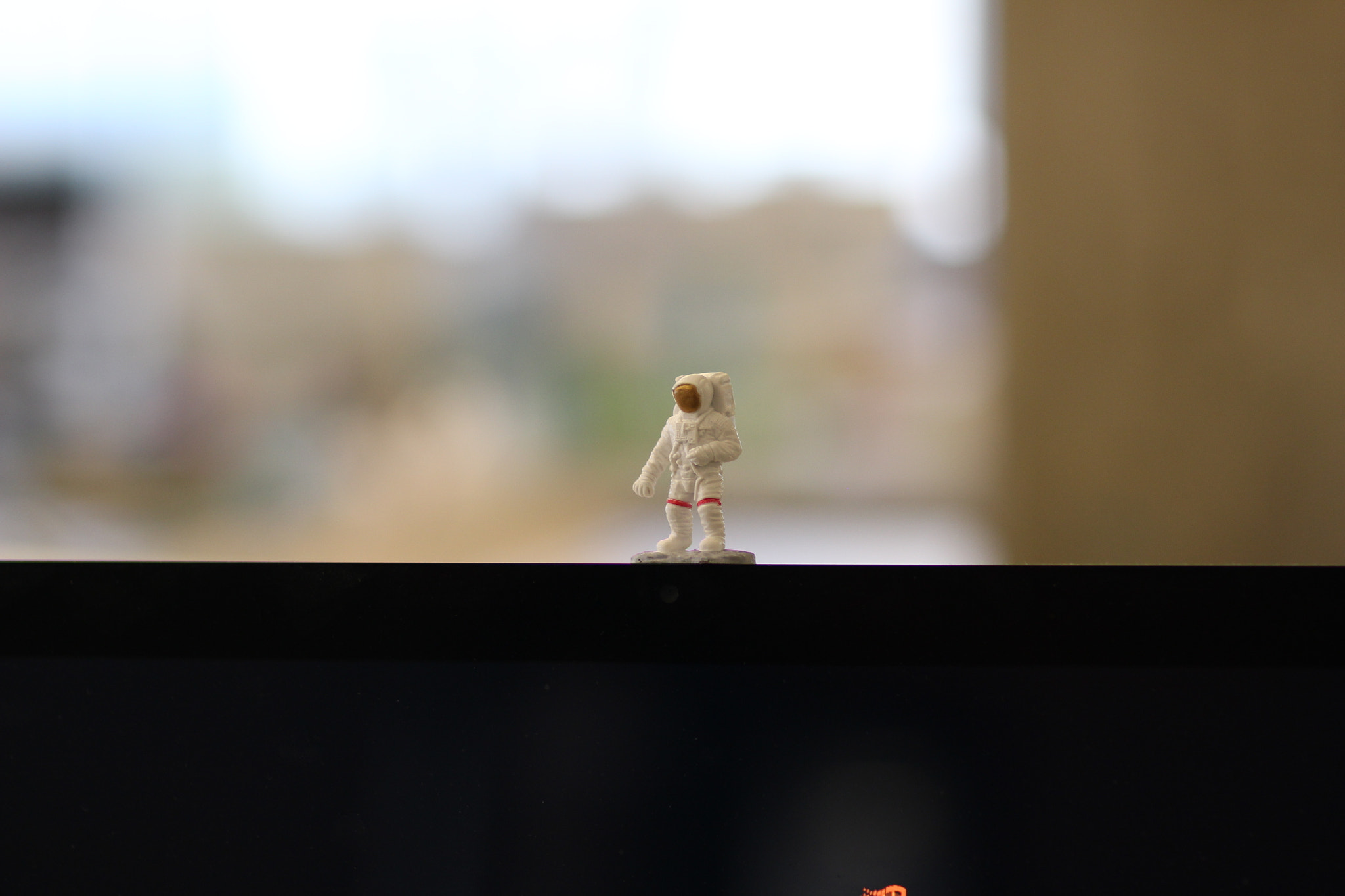 Canon EF 85mm F1.2L II USM sample photo. Small man photography